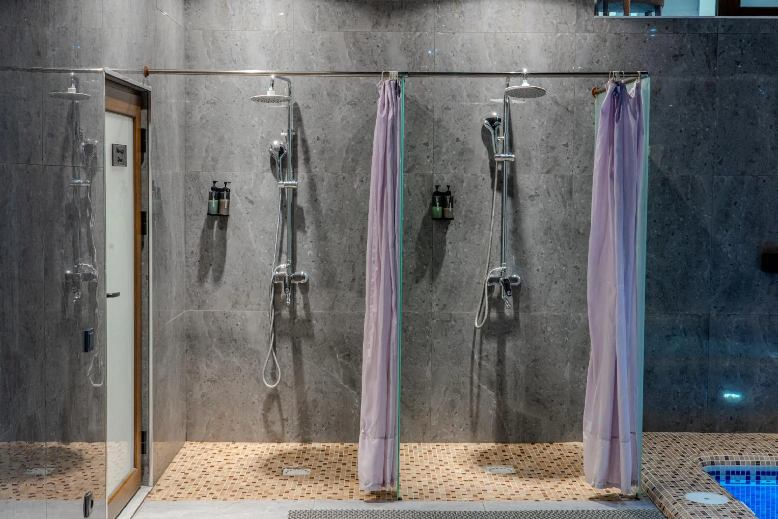 Shower in HUSMA Hotel & Spa