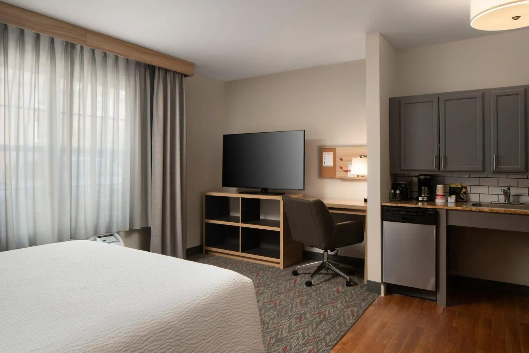 Queen Studio Suite in Candlewood Suites St Louis St Charles by IHG Queen Studio Suite in Candlewood Suites St Louis St Charles by IHG