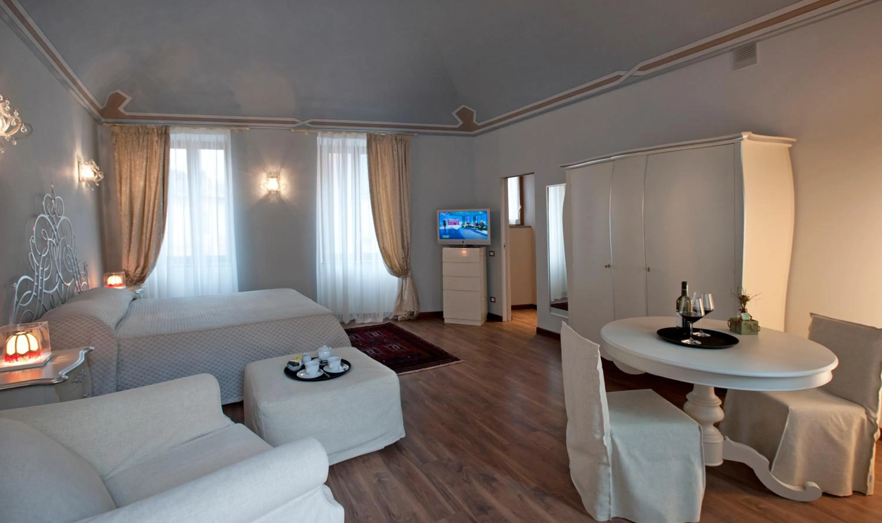 Photo of the whole room in Vinoteca La Sacrestia