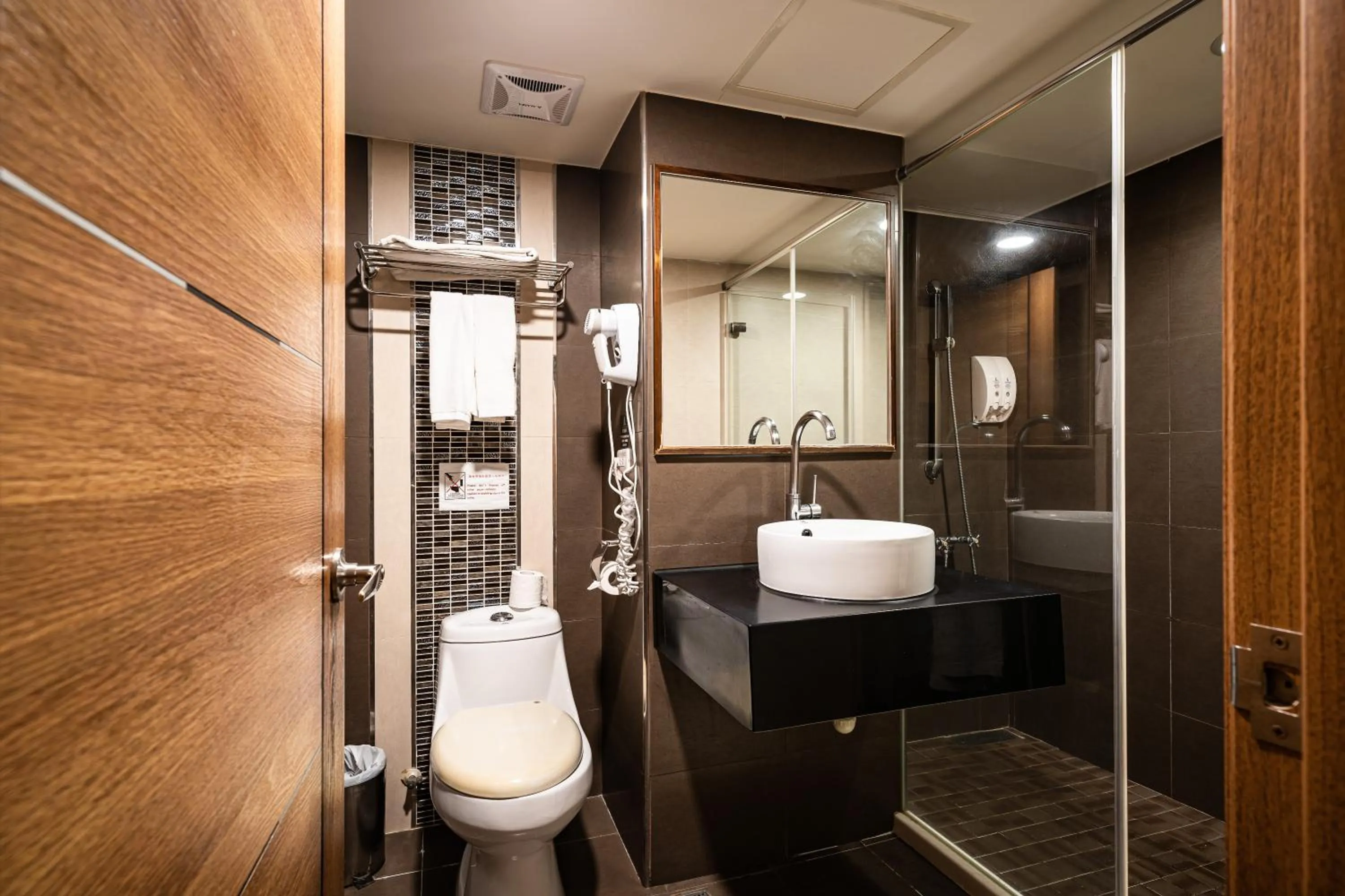 Global Traveler Hotel