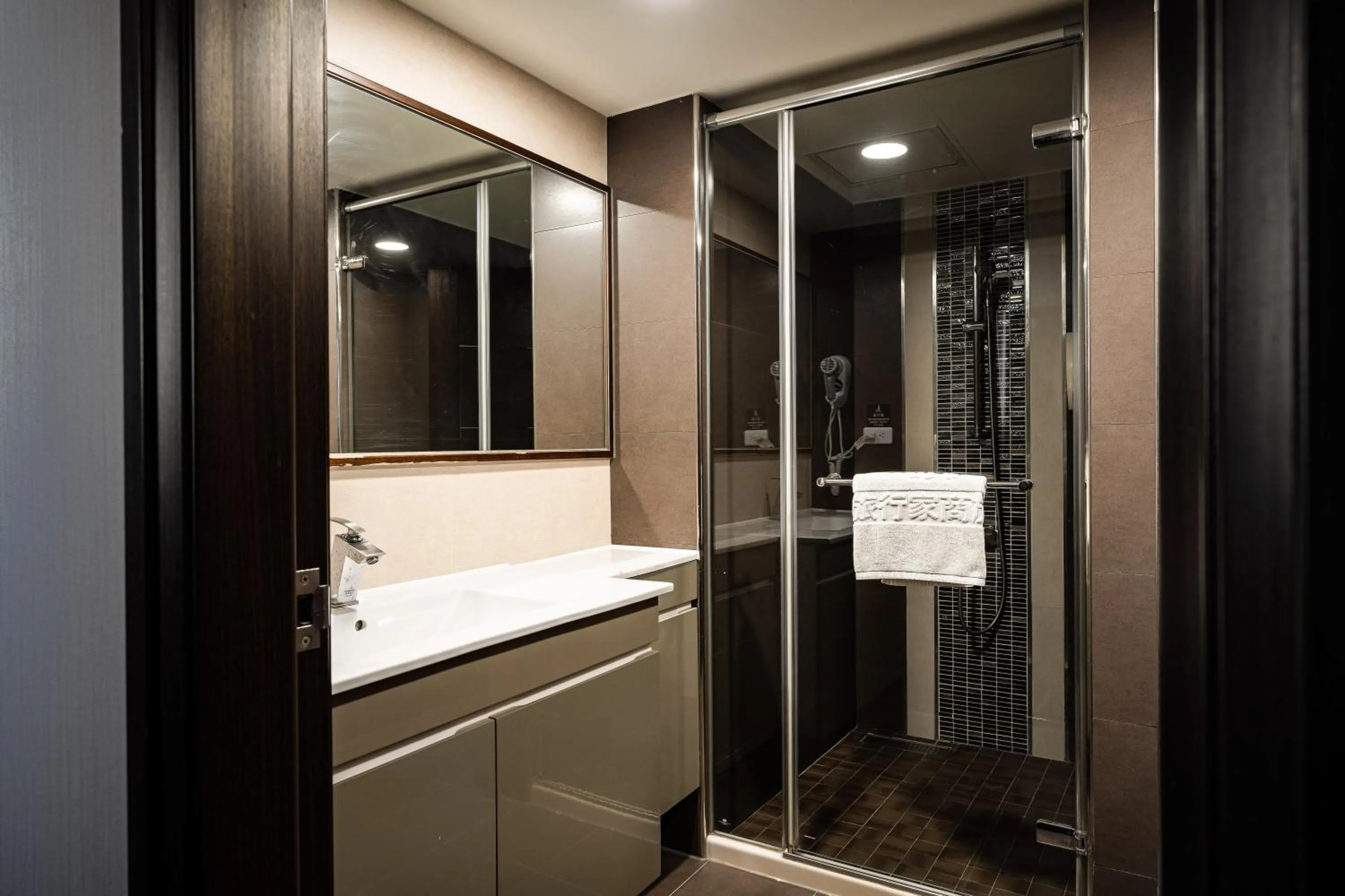 Global Traveler Hotel