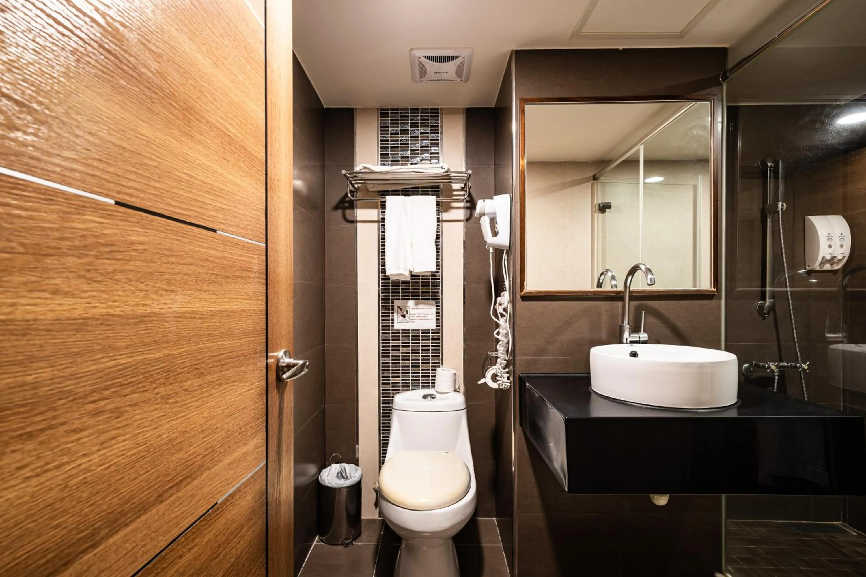 Global Traveler Hotel