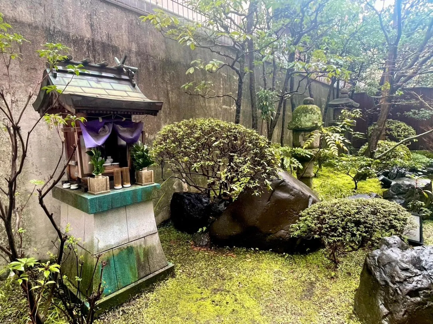 Garden in Yoshidaya Ryokan よしだや