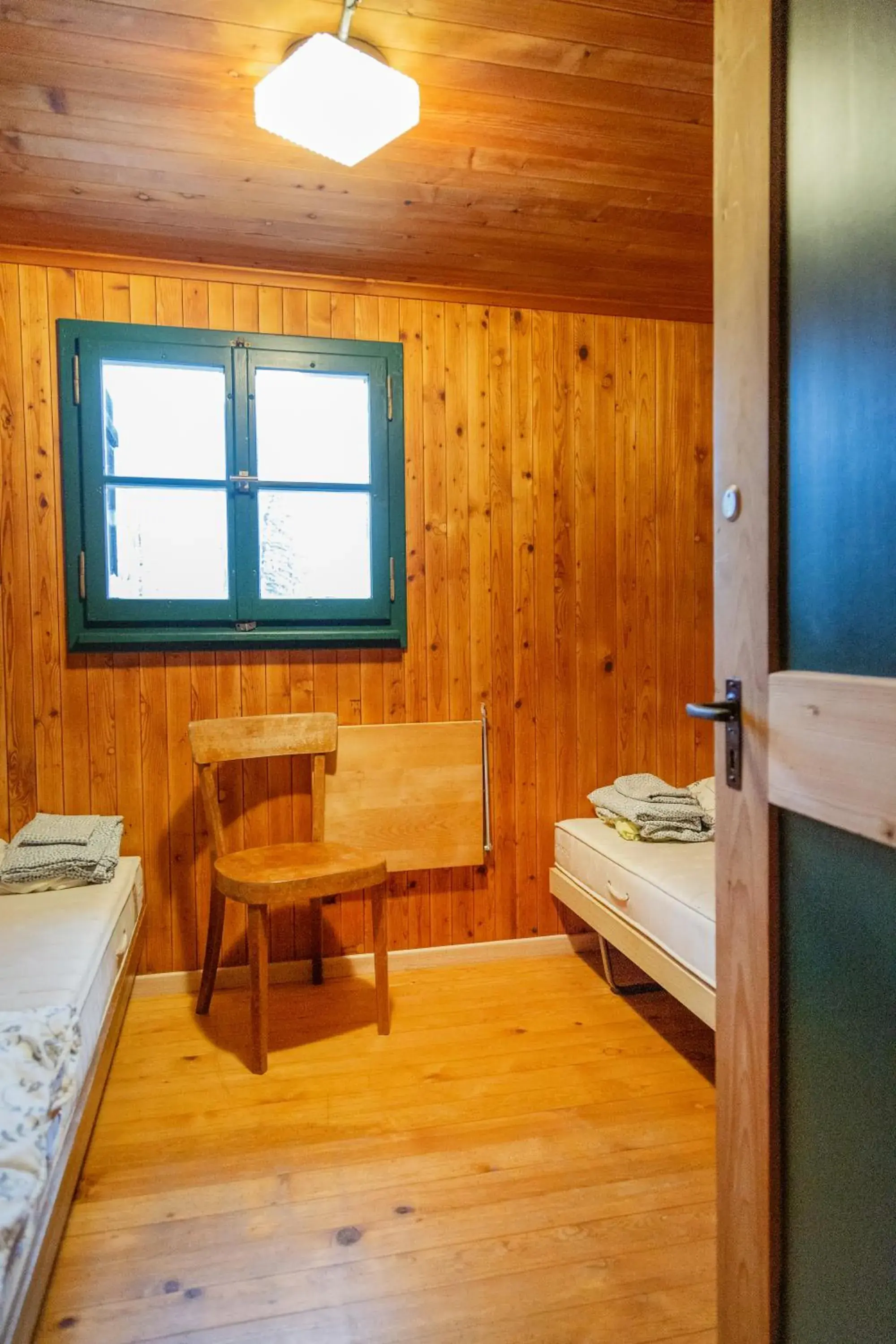 Twin Room in Kunst- und Naturfreundehaus Brünig Twin Room in Kunst- und Naturfreundehaus Brünig