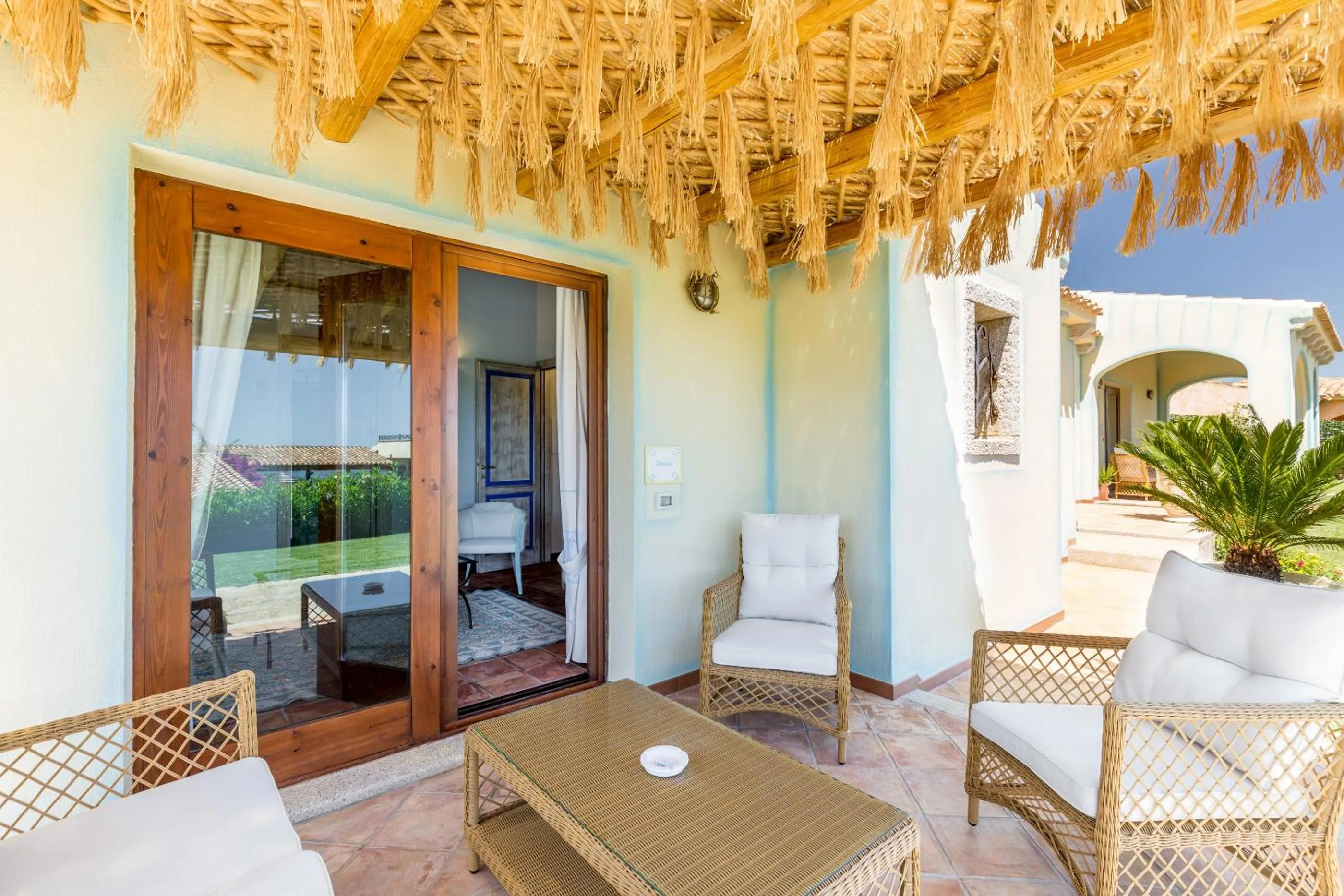 Patio in Hotel Costa Caddu