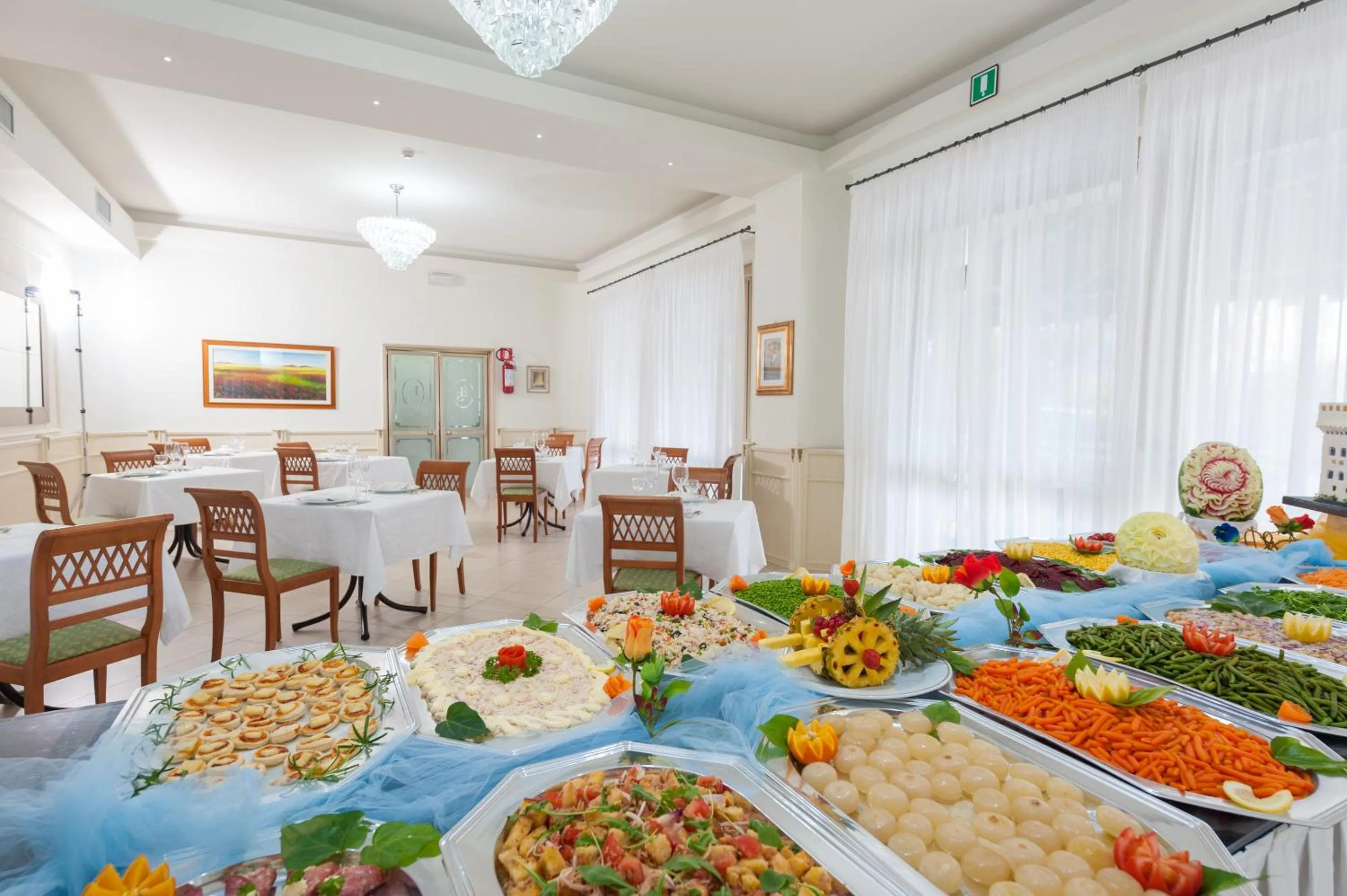 Restaurant/places to eat in Hotel Suisse