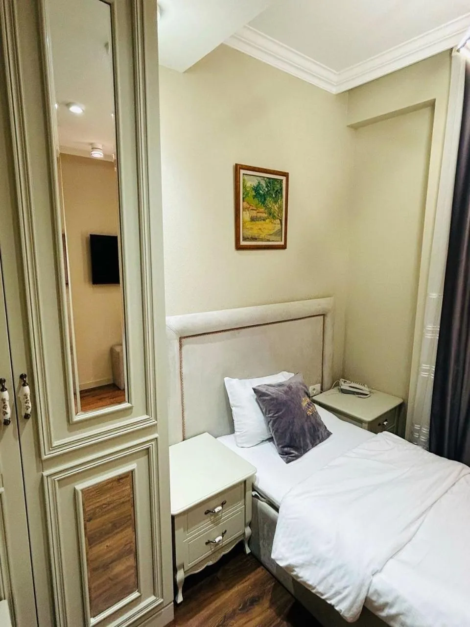 Bed in Parliament Hotel Baku