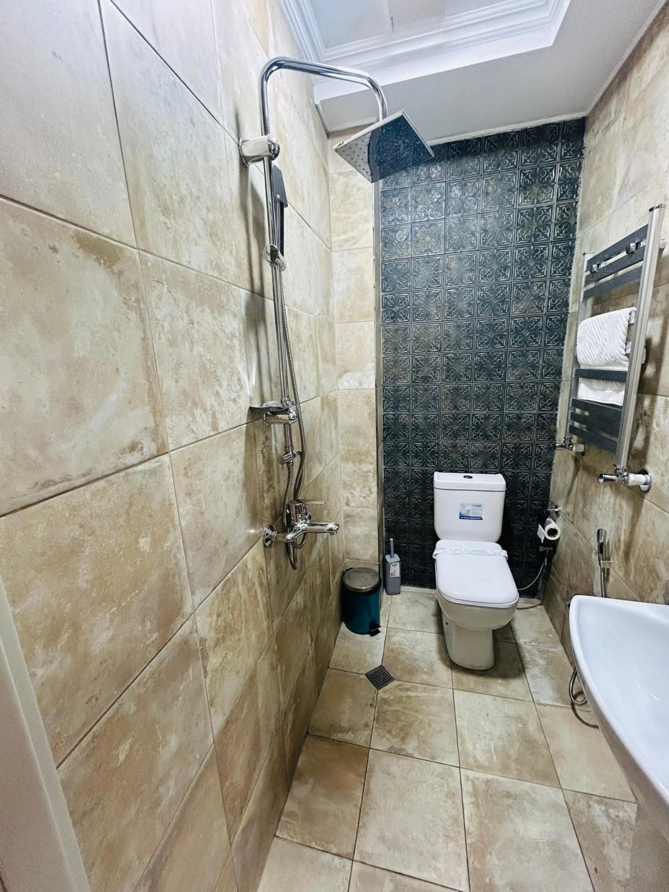 Shower in Parliament Hotel Baku