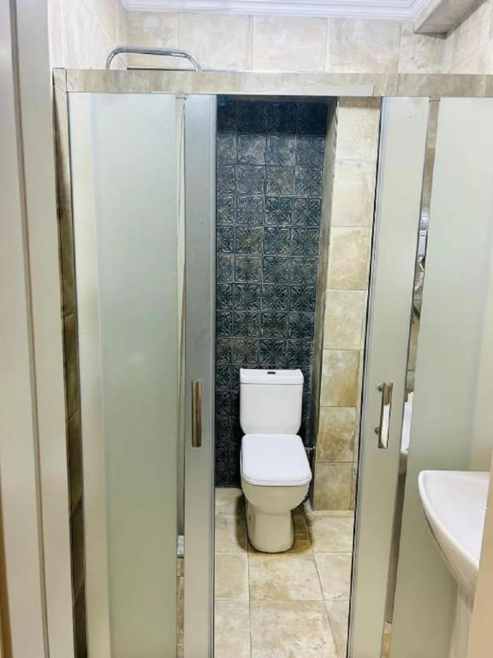 Toilet in Parliament Hotel Baku
