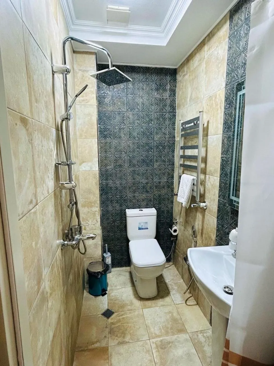 Shower in Parliament Hotel Baku