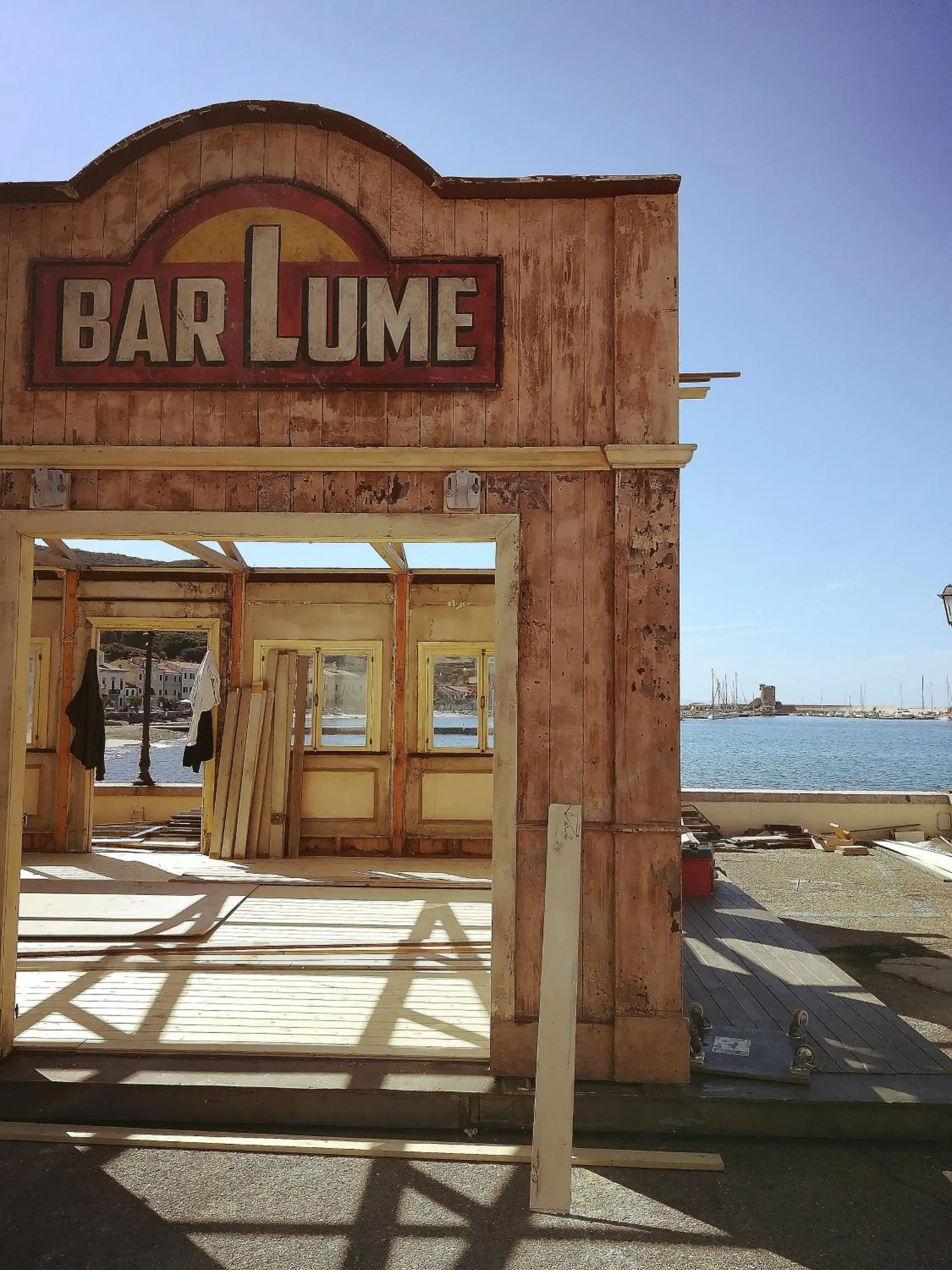 Entertainment in Hotel Yacht Club