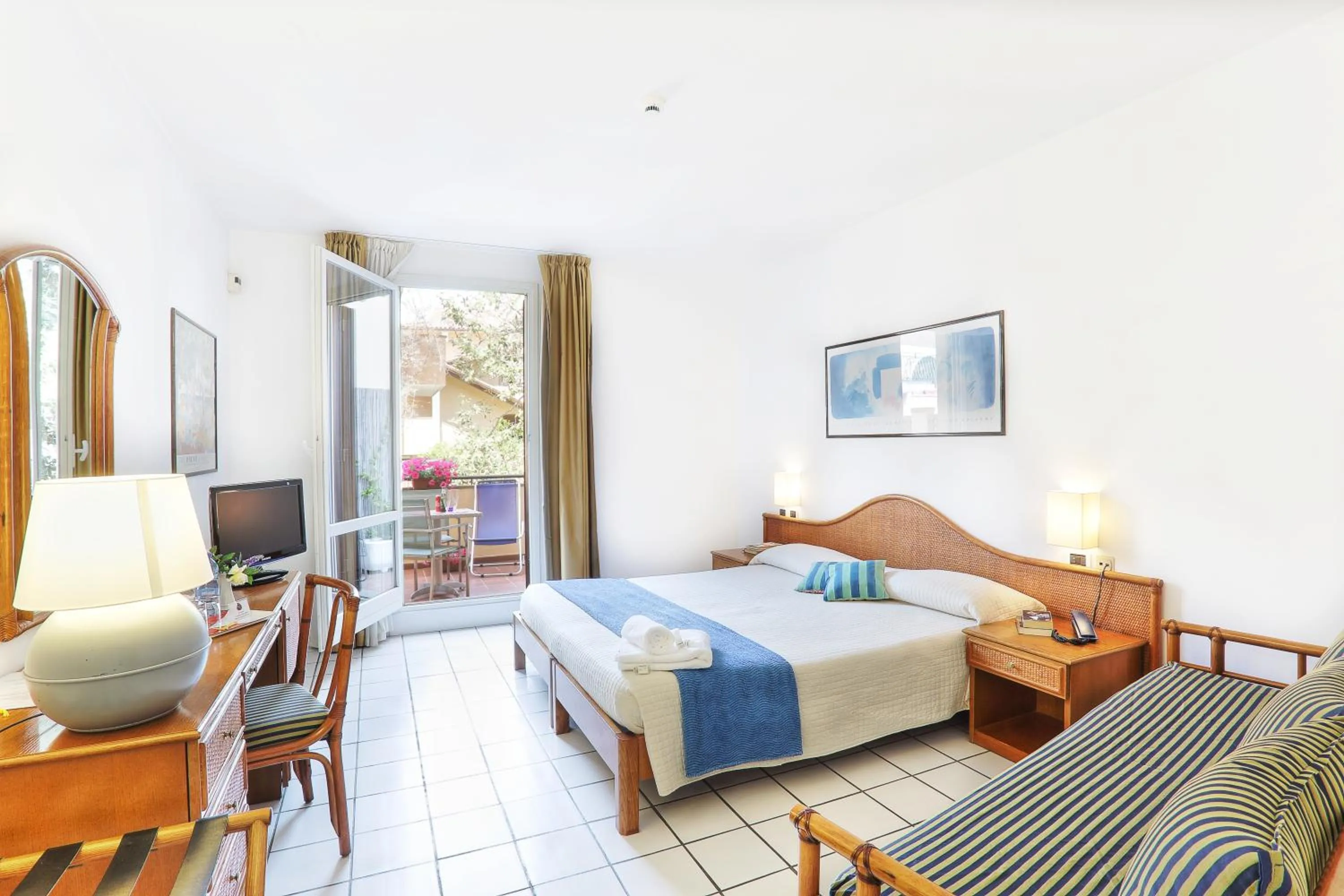 Bed in Hotel Yacht Club