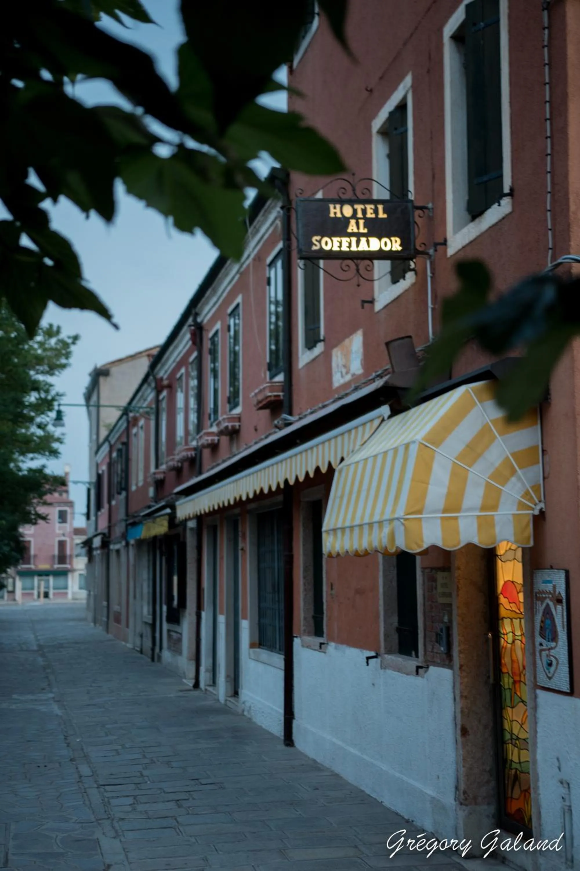 Facade/entrance in Al Soffiador