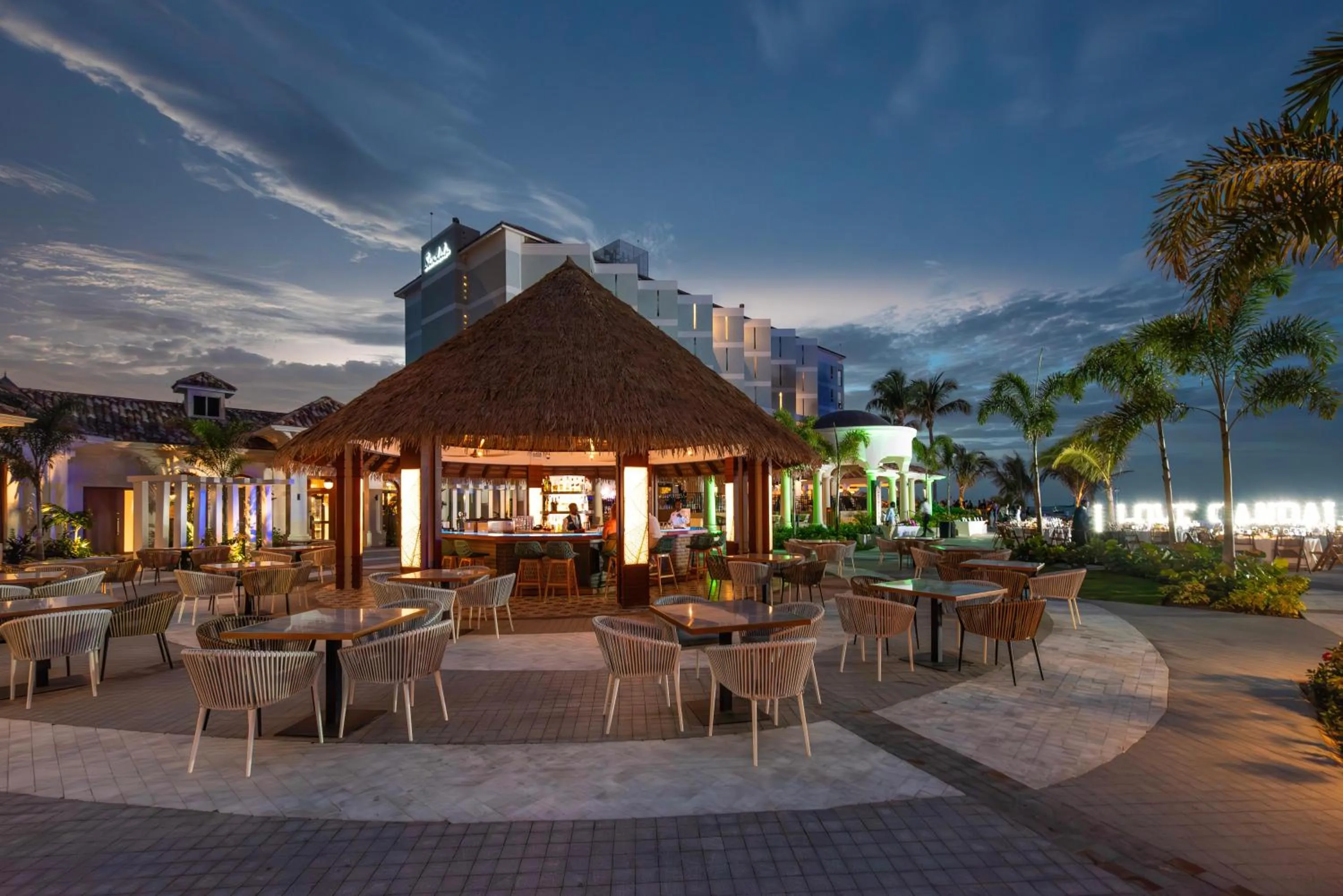 Lounge or bar in Sandals Dunns River All Inclusive Couples Only