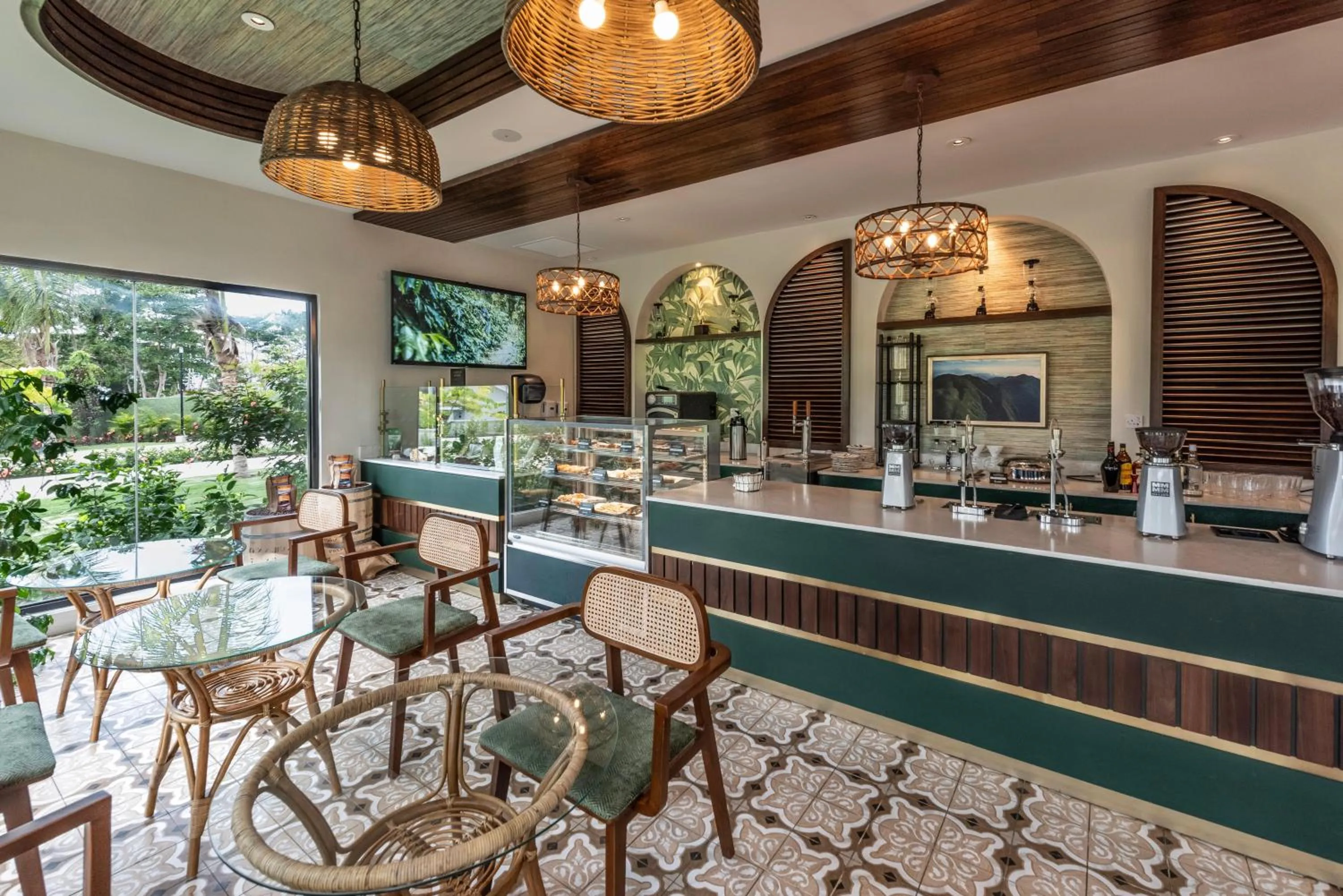 Lounge or bar in Sandals Dunns River All Inclusive Couples Only