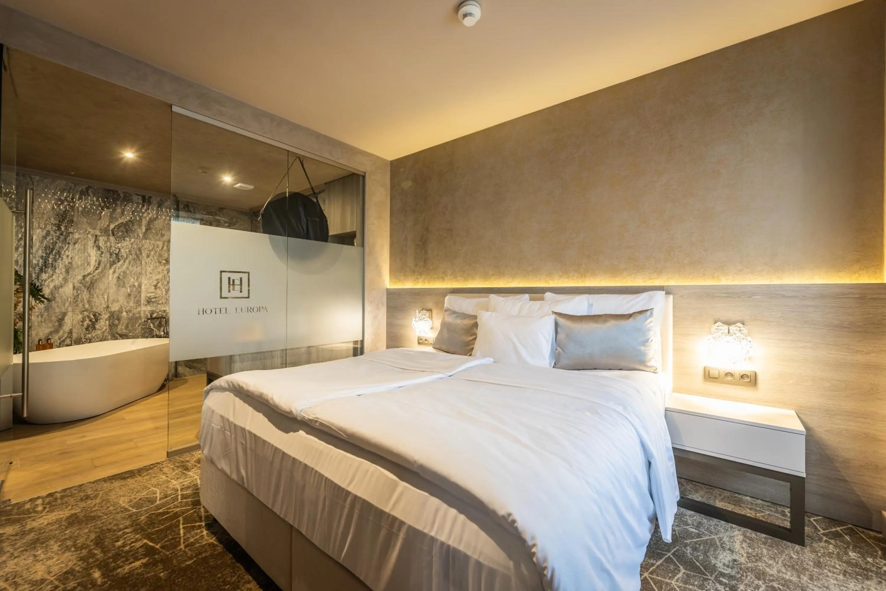 Bedroom, Bed in HOTEL EUROPA