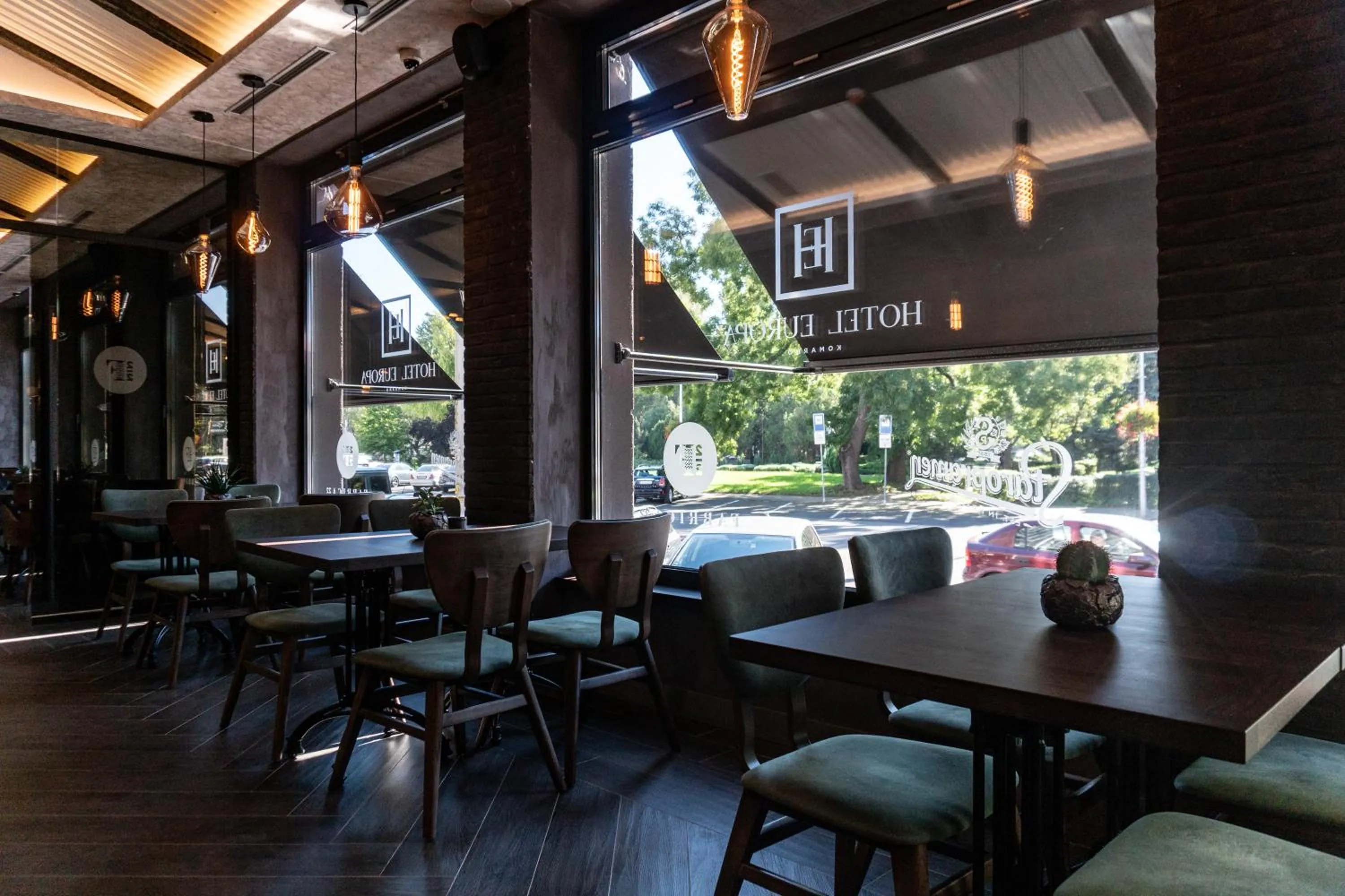 Restaurant/places to eat in HOTEL EUROPA