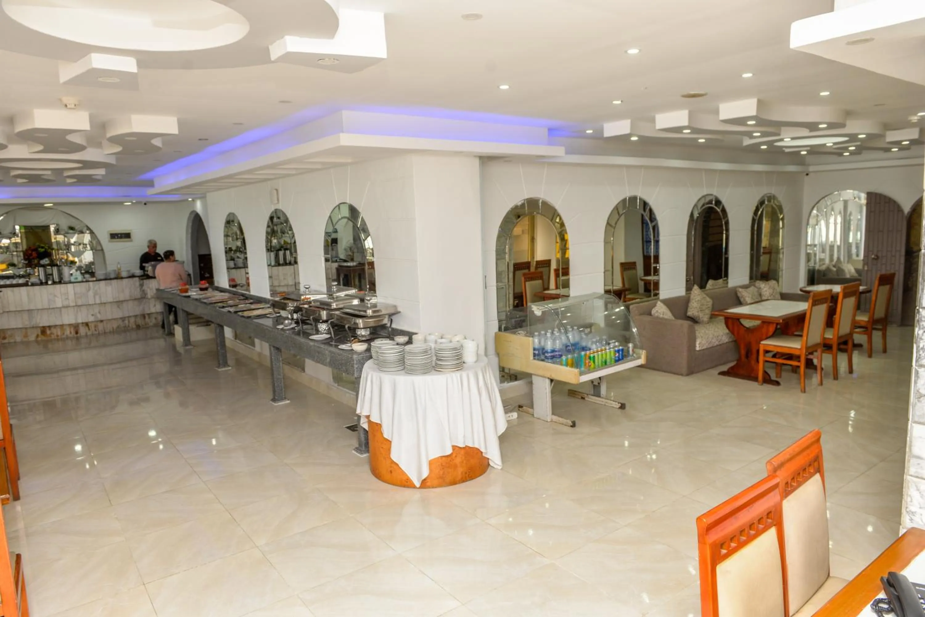 Restaurant/places to eat in Regency Hotel Alexandria