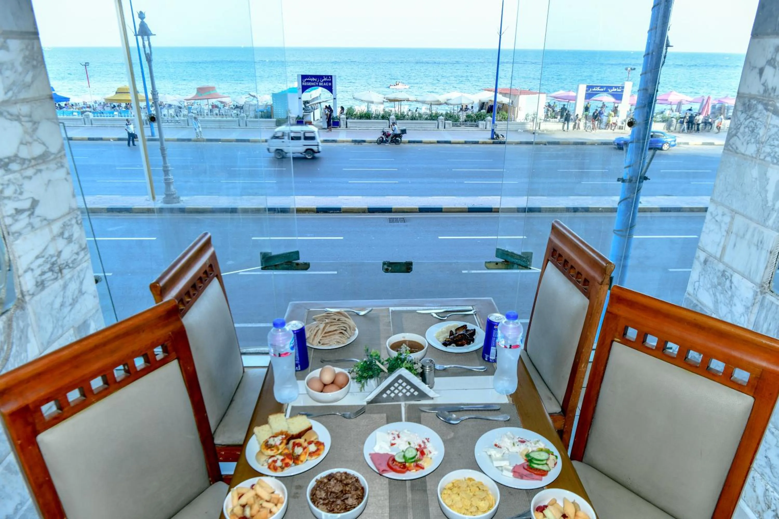 Restaurant/places to eat in Regency Hotel Alexandria