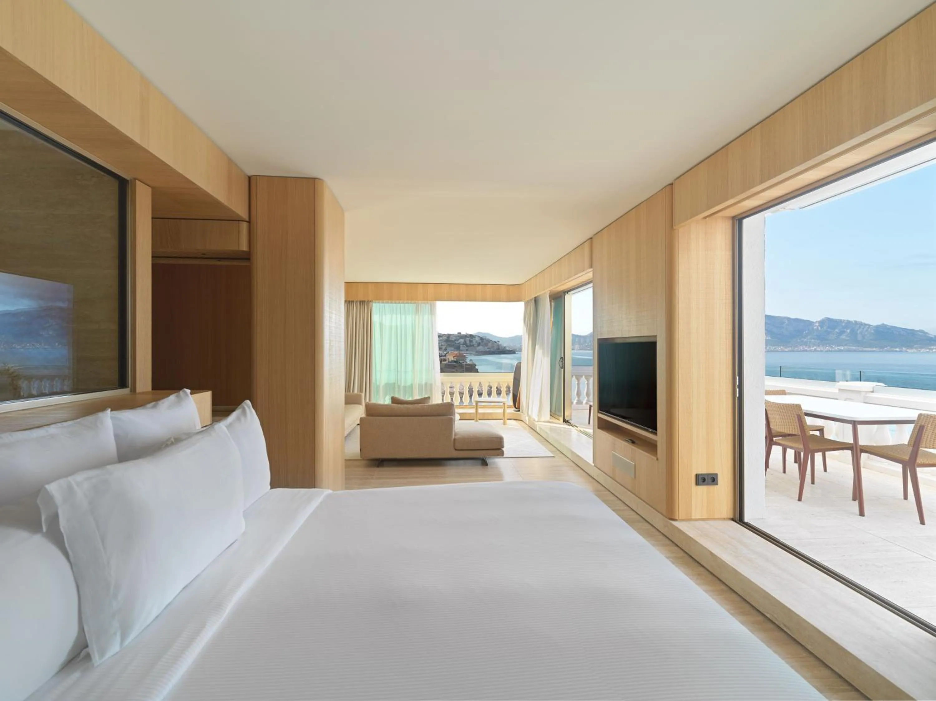 Balcony/Terrace, Bed in Le Petit Nice - Passedat