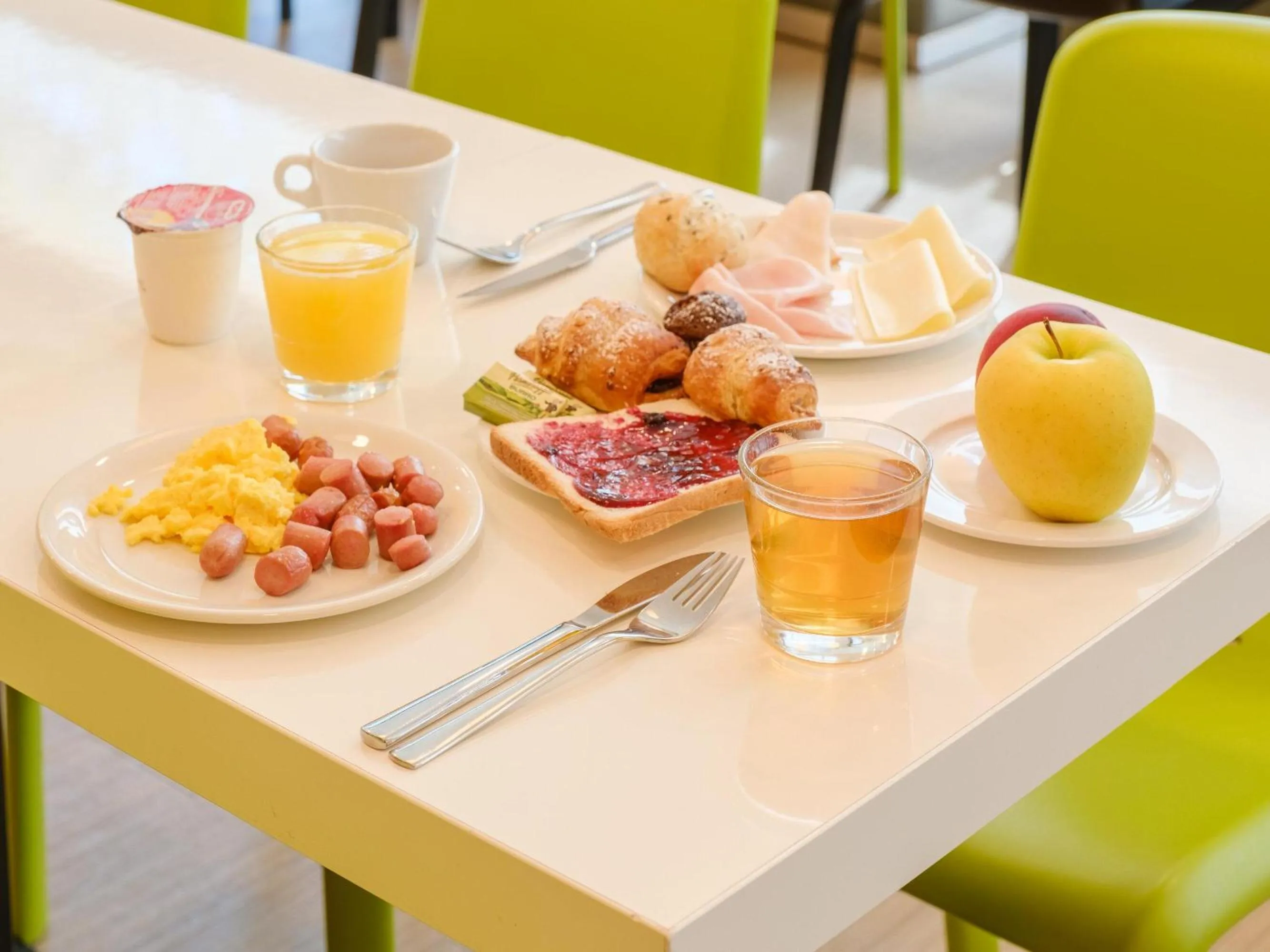 Restaurant/places to eat in B&B Hotel Ravenna