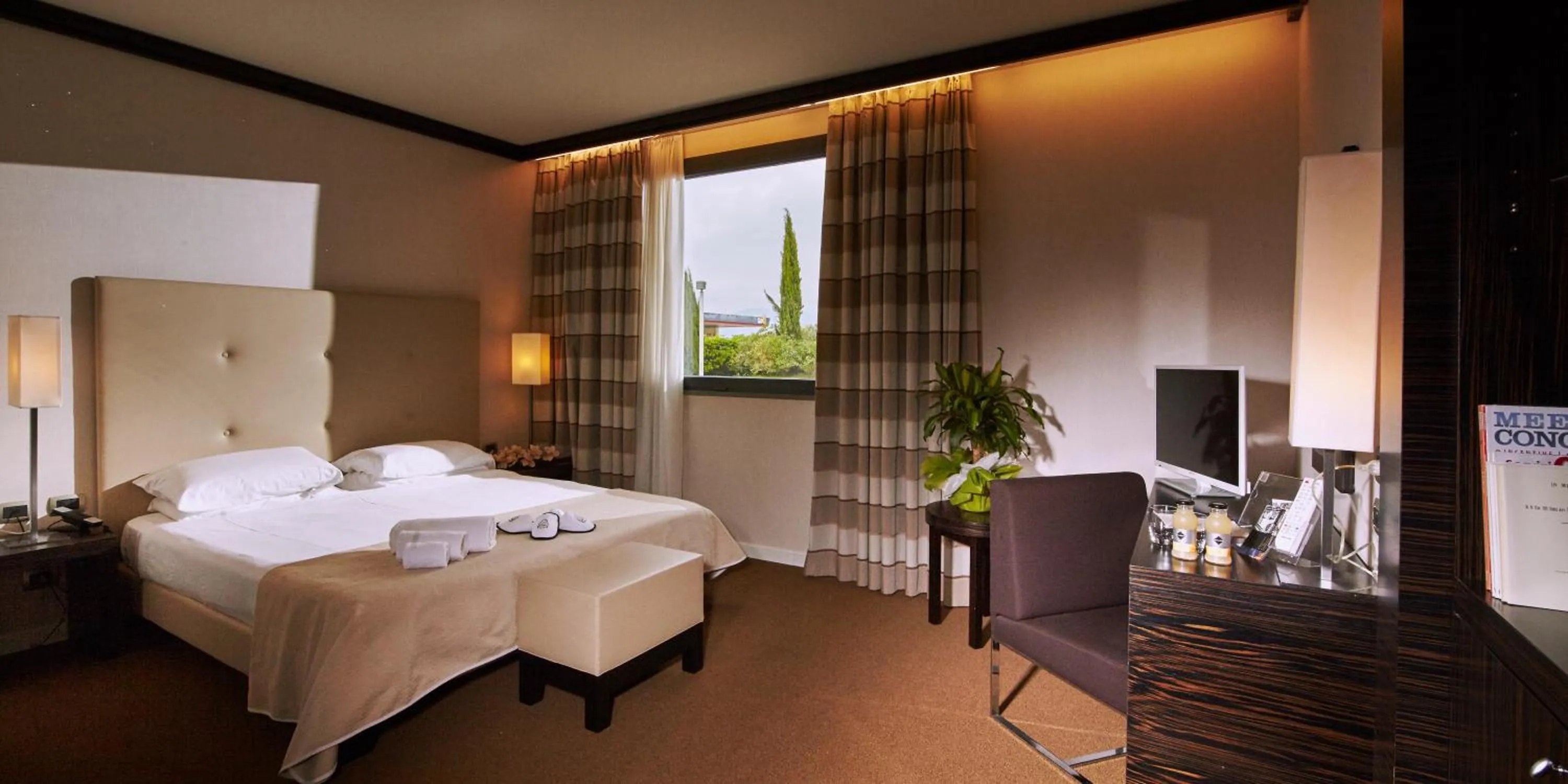 Bedroom, Bed in Hotel Pisa Valdera