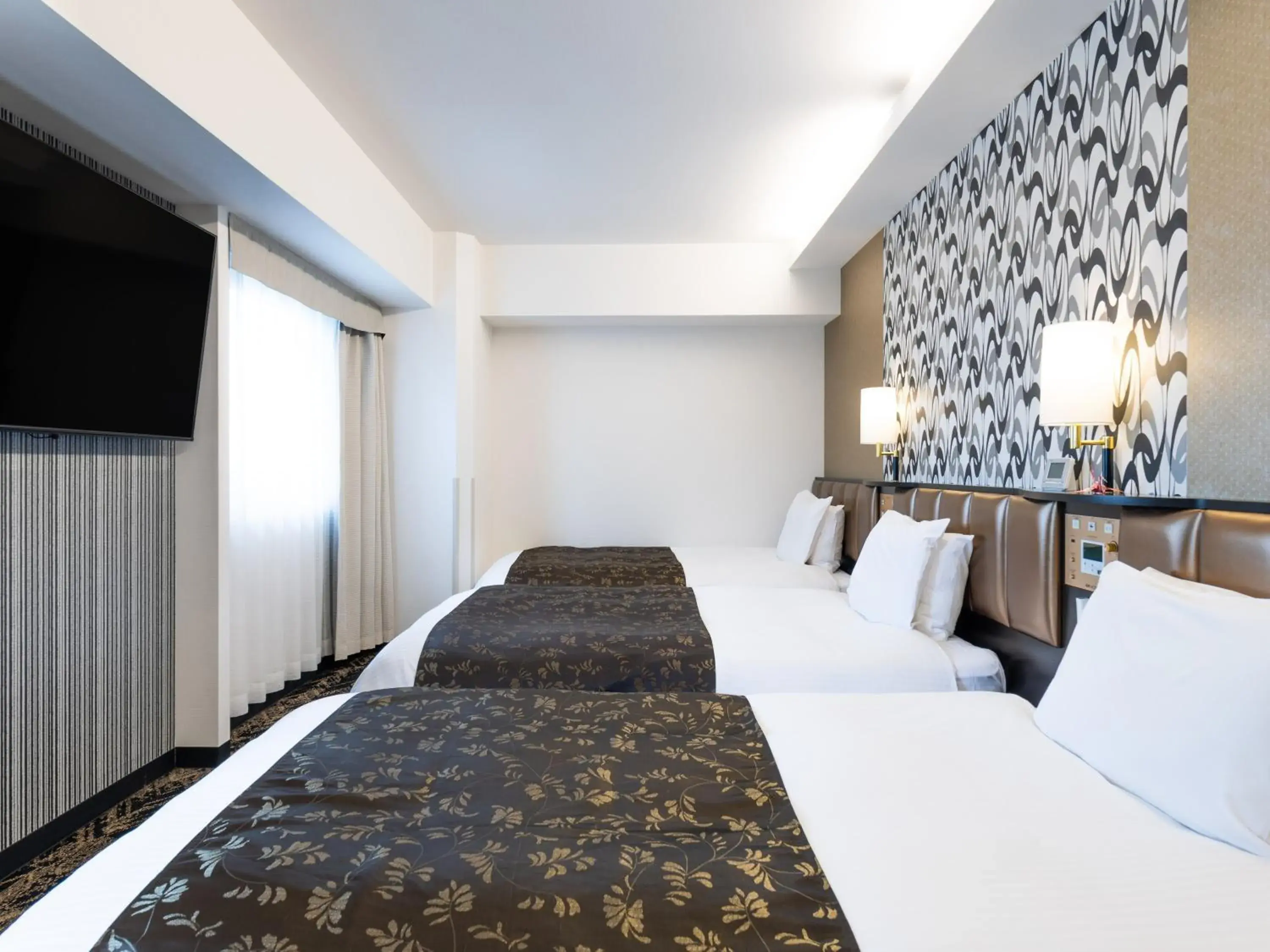 Triple Room - Non-Smoking in APA Hotel & Resort Osaka Umeda Eki Tower Triple Room - Non-Smoking in APA Hotel & Resort Osaka Umeda Eki Tower