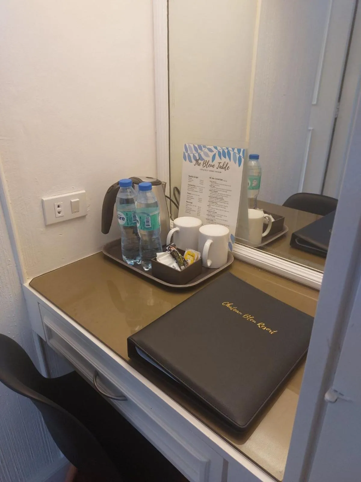 Coffee/tea facilities in Chateau Bleu Resort