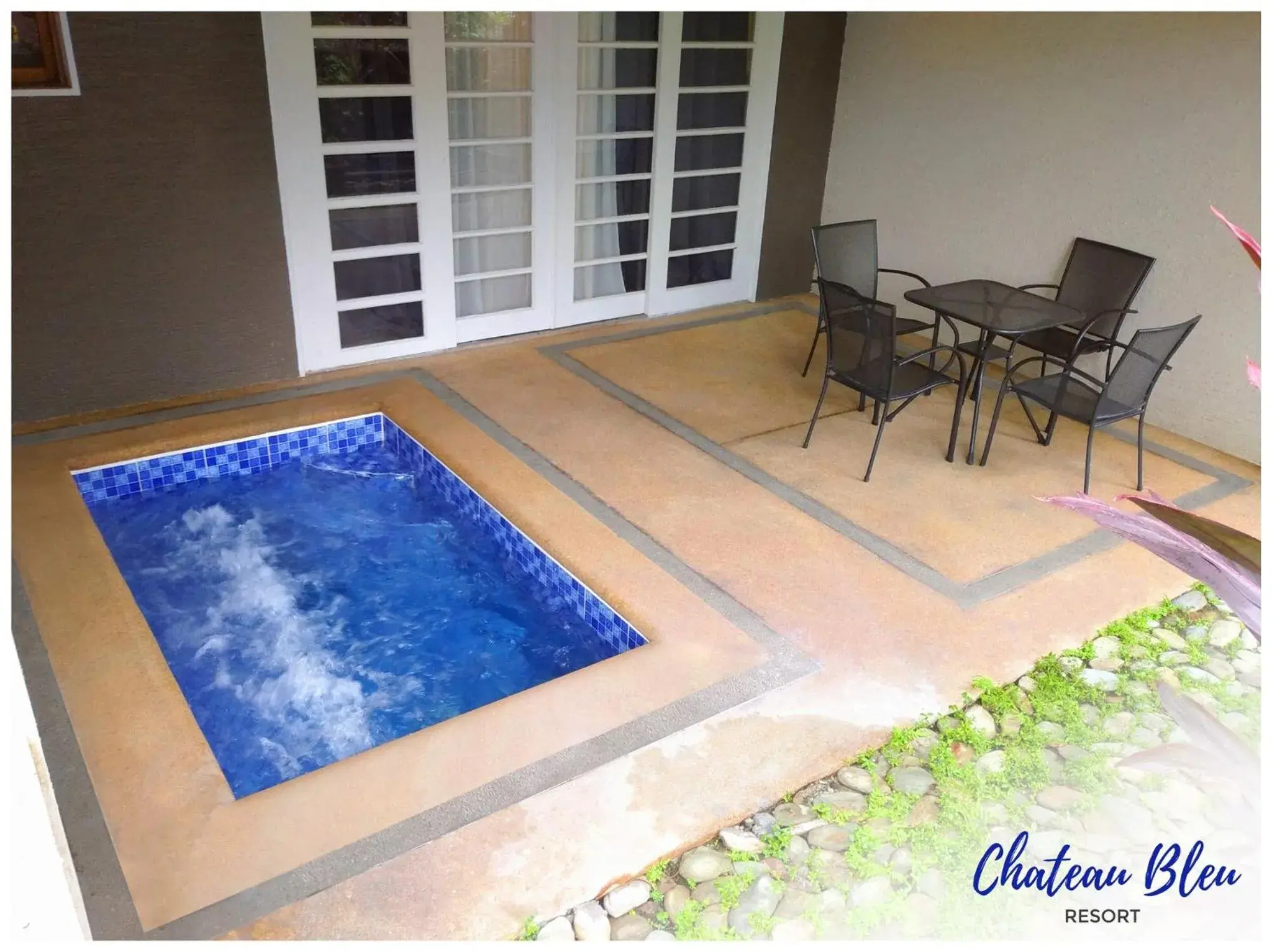 Deluxe Quadruple Room in Chateau Bleu Resort Deluxe Quadruple Room in Chateau Bleu Resort