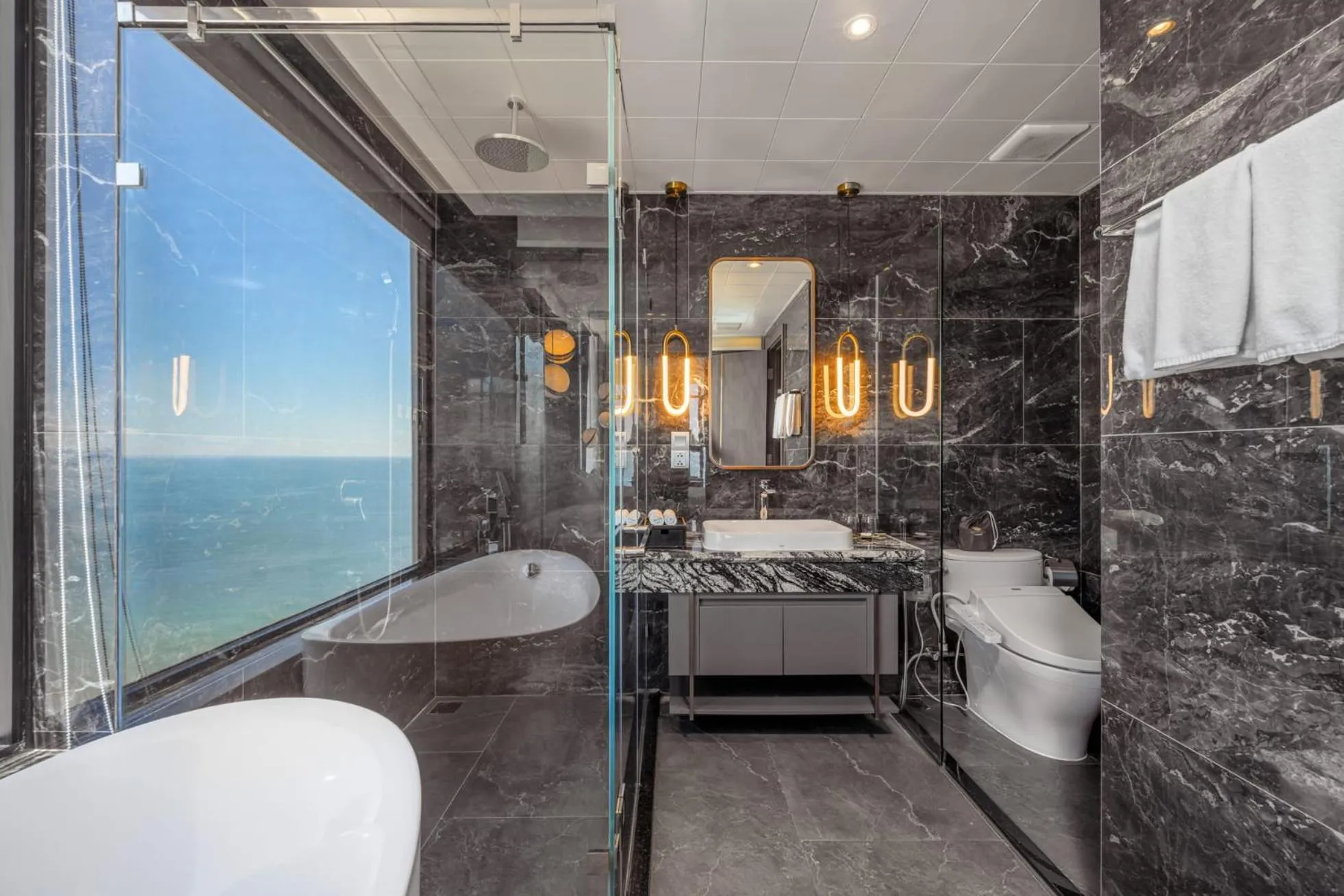 Toilet in Peninsula Hotel Danang