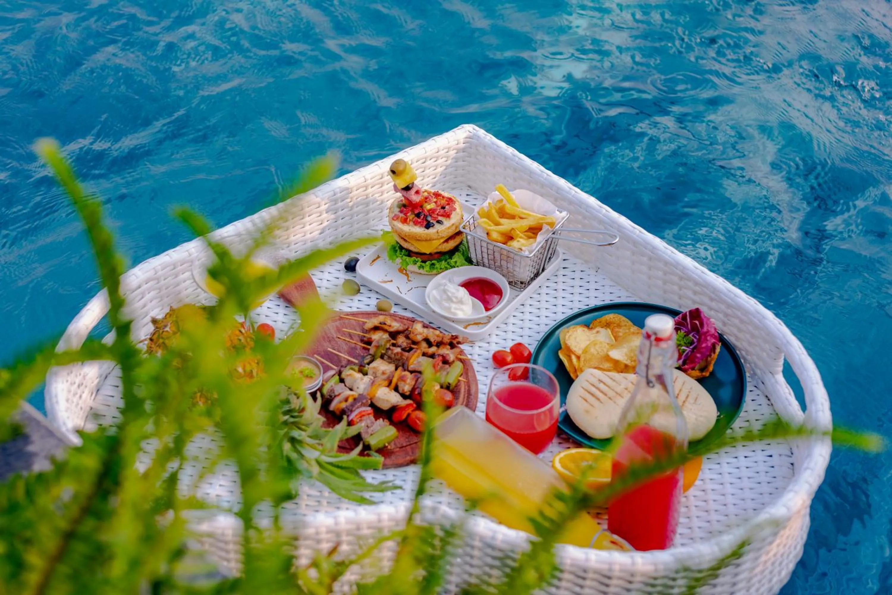 Food and drinks in Peninsula Hotel Danang