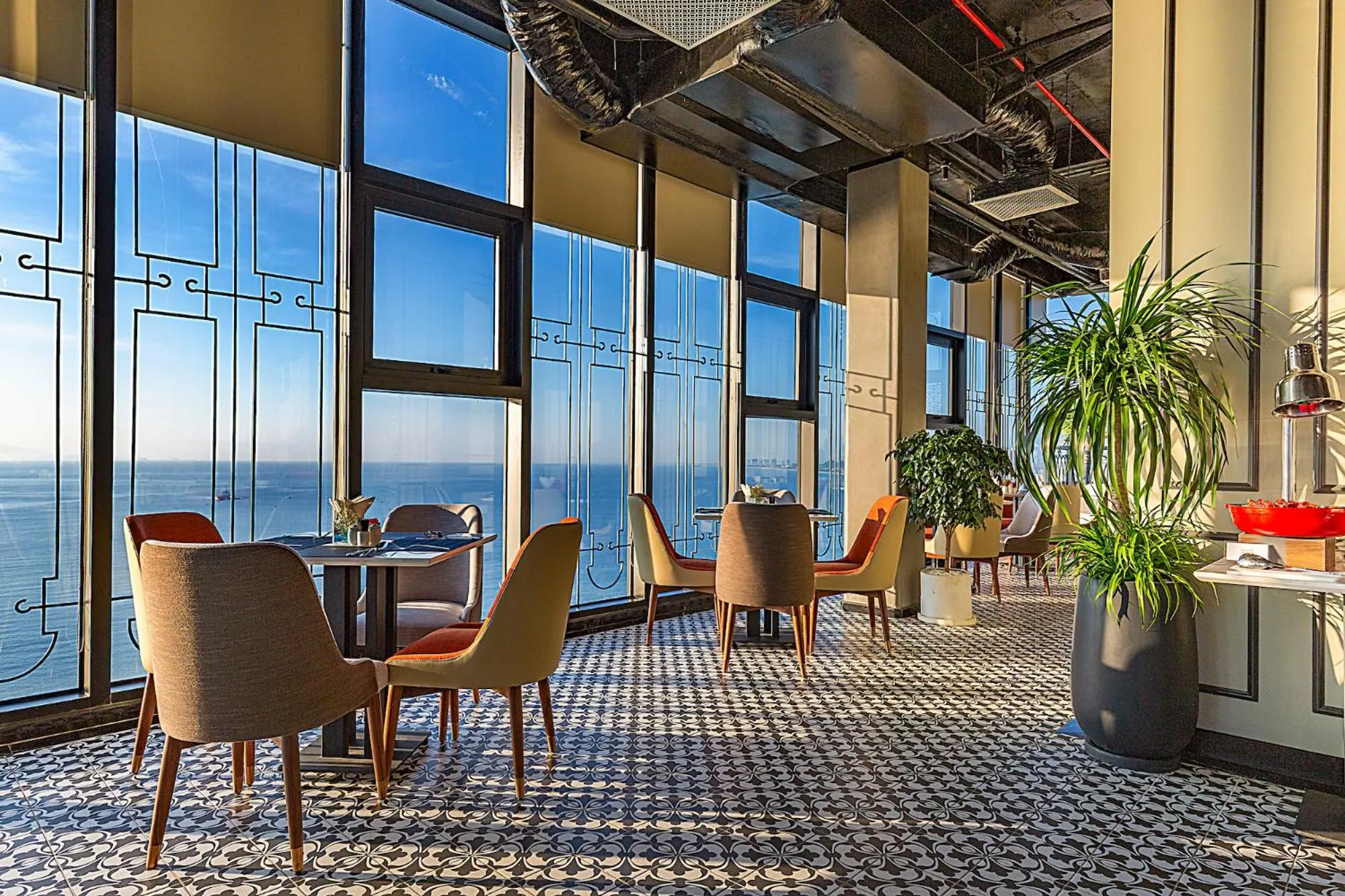 Restaurant/places to eat in Peninsula Hotel Danang