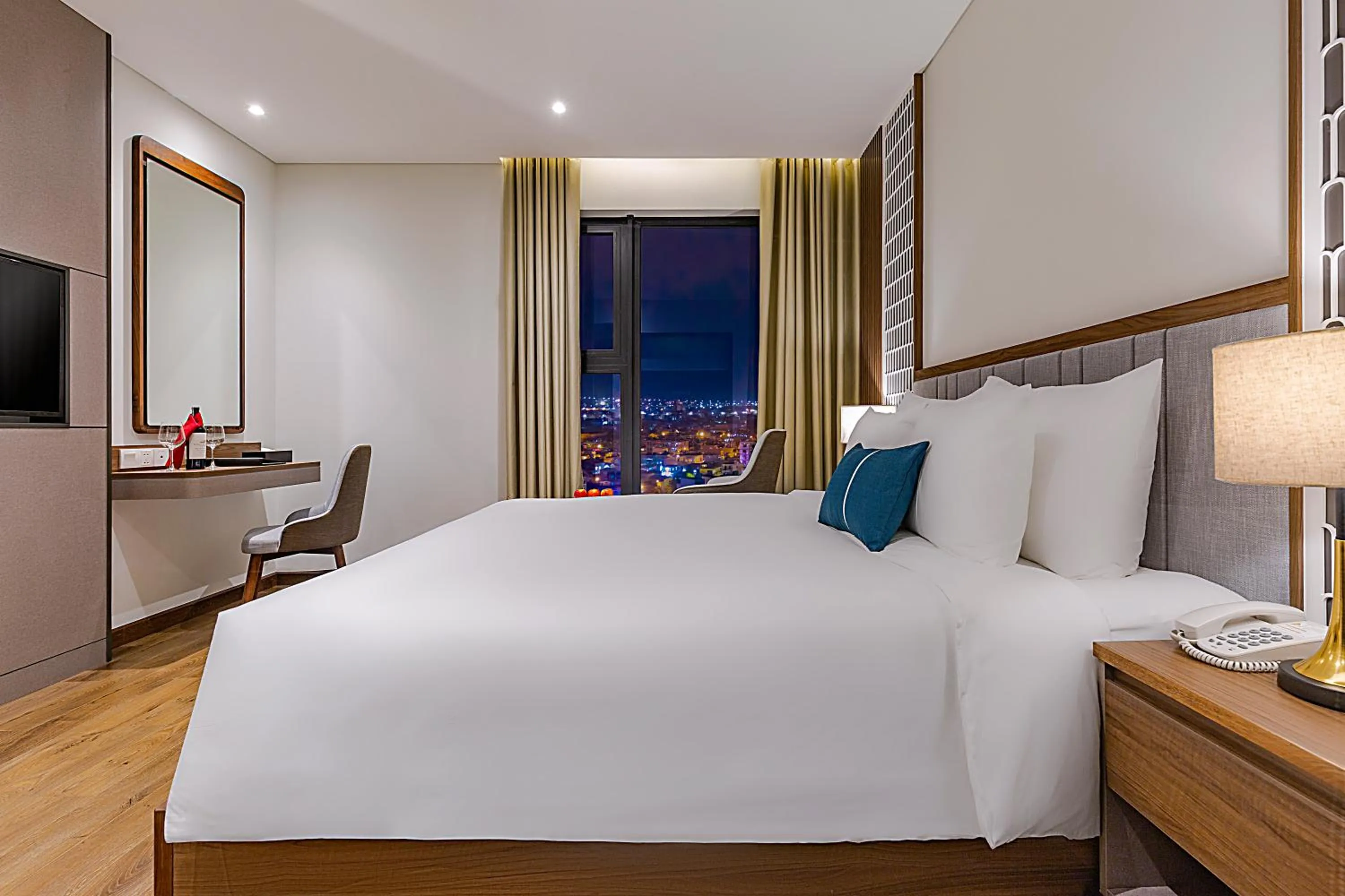 Deluxe Double Room with City View - Afternoon Tea Included in Peninsula Hotel Danang