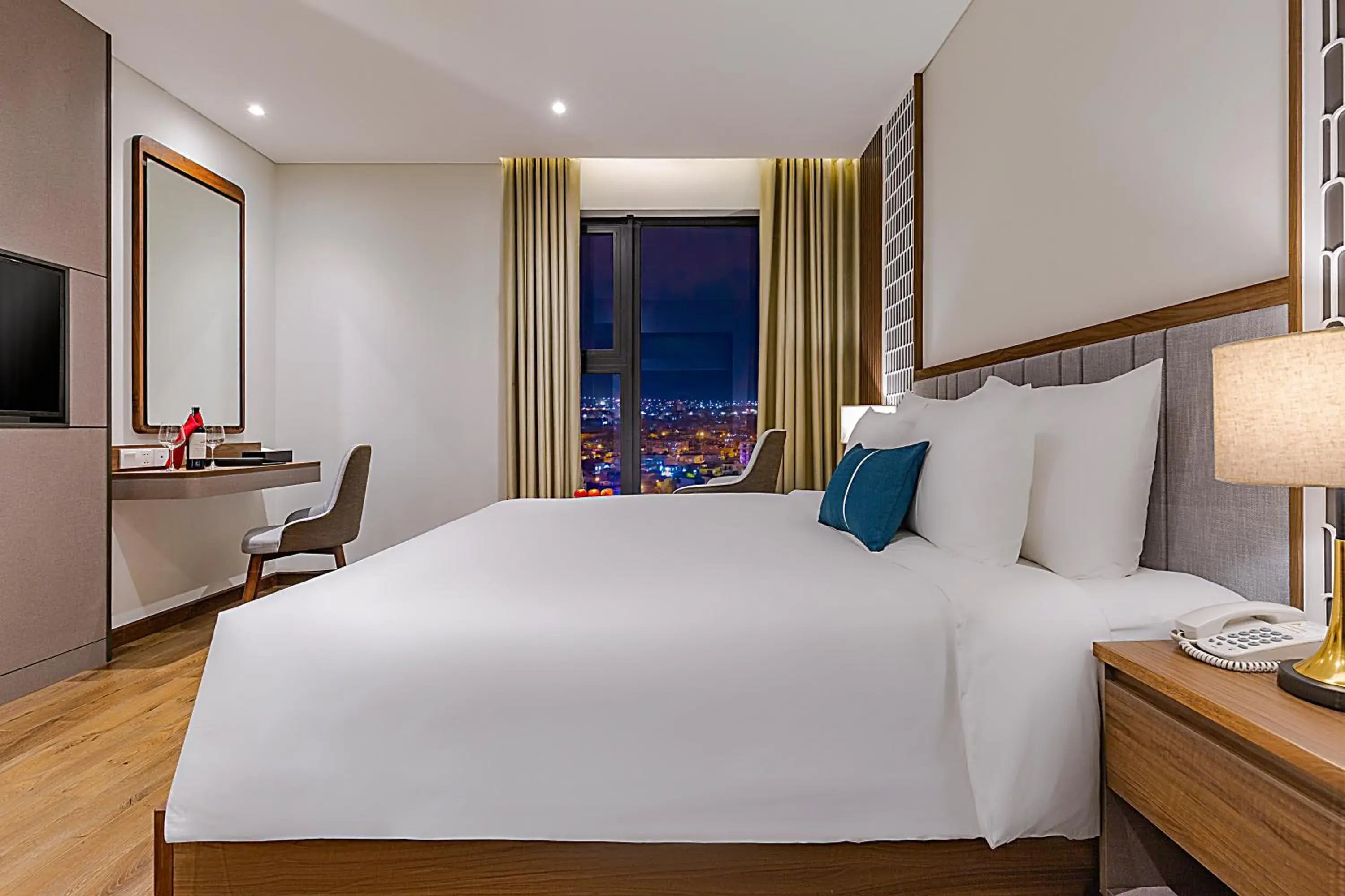 Deluxe Double Room with City View - Afternoon Tea Included in Peninsula Hotel Danang Deluxe Double Room with City View - Afternoon Tea Included in Peninsula Hotel Danang