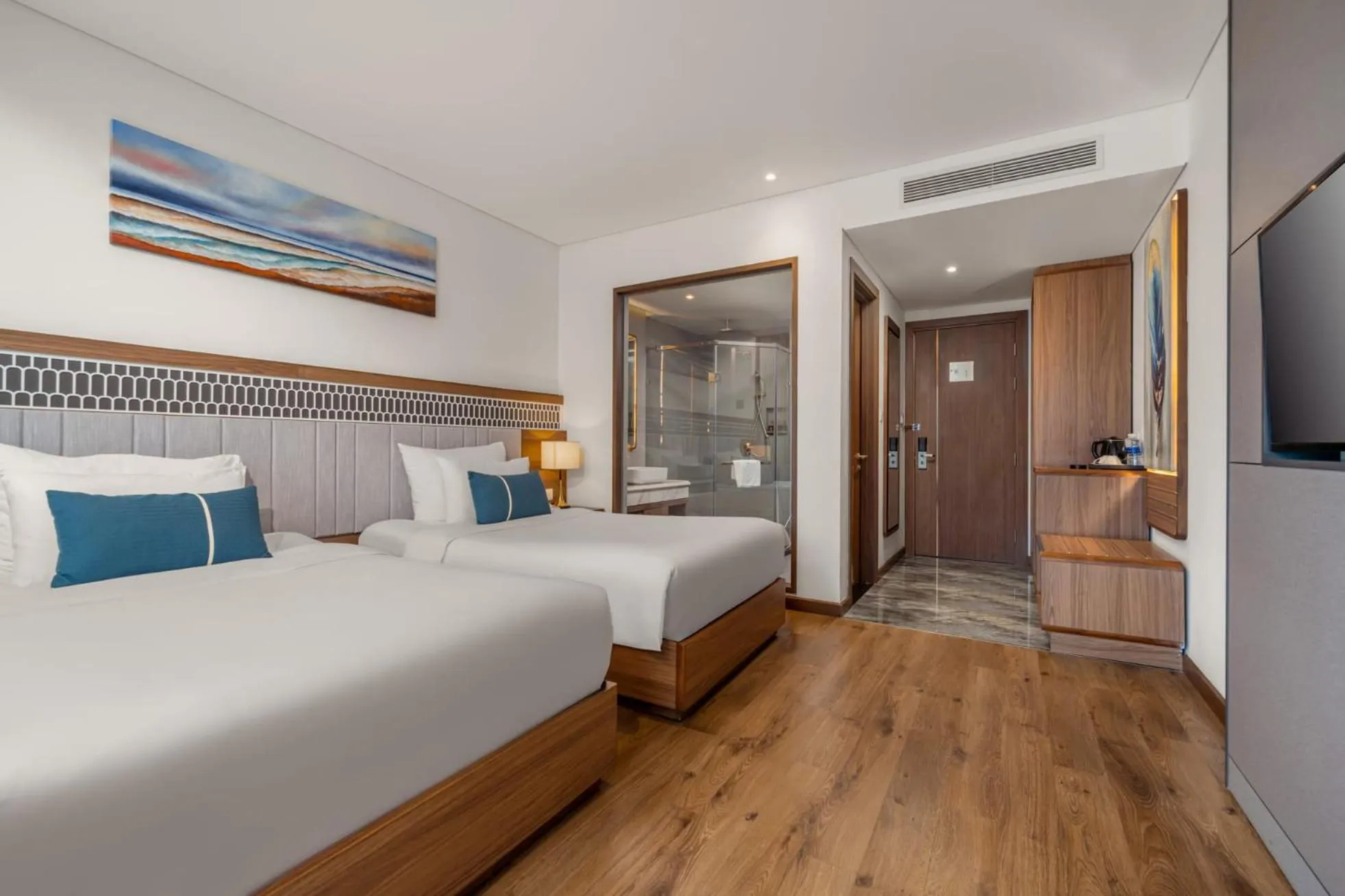 Photo of the whole room, Bed in Peninsula Hotel Danang