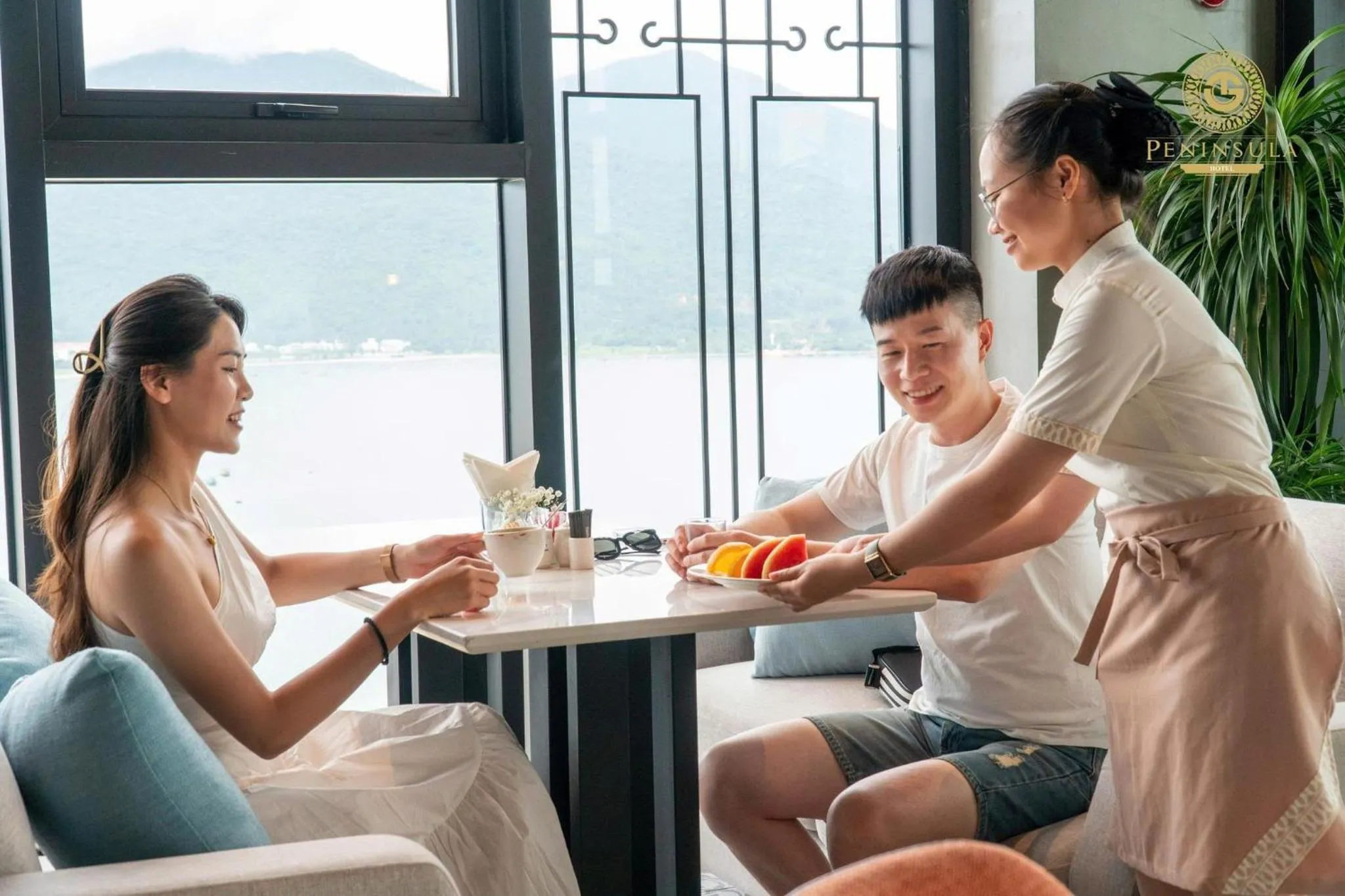 Restaurant/places to eat in Peninsula Hotel Danang