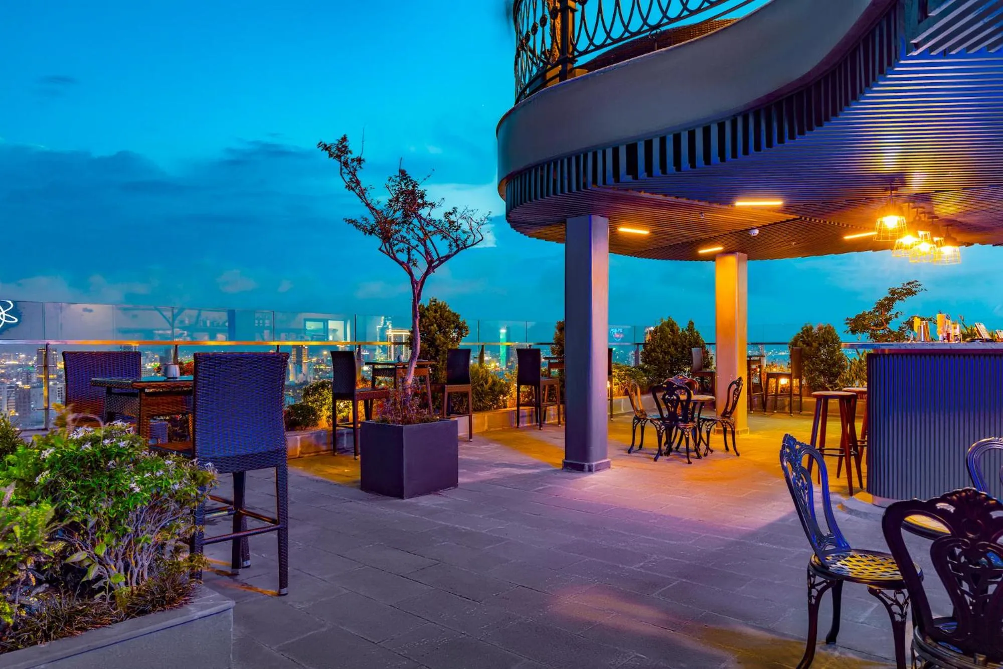 Night in Peninsula Hotel Danang