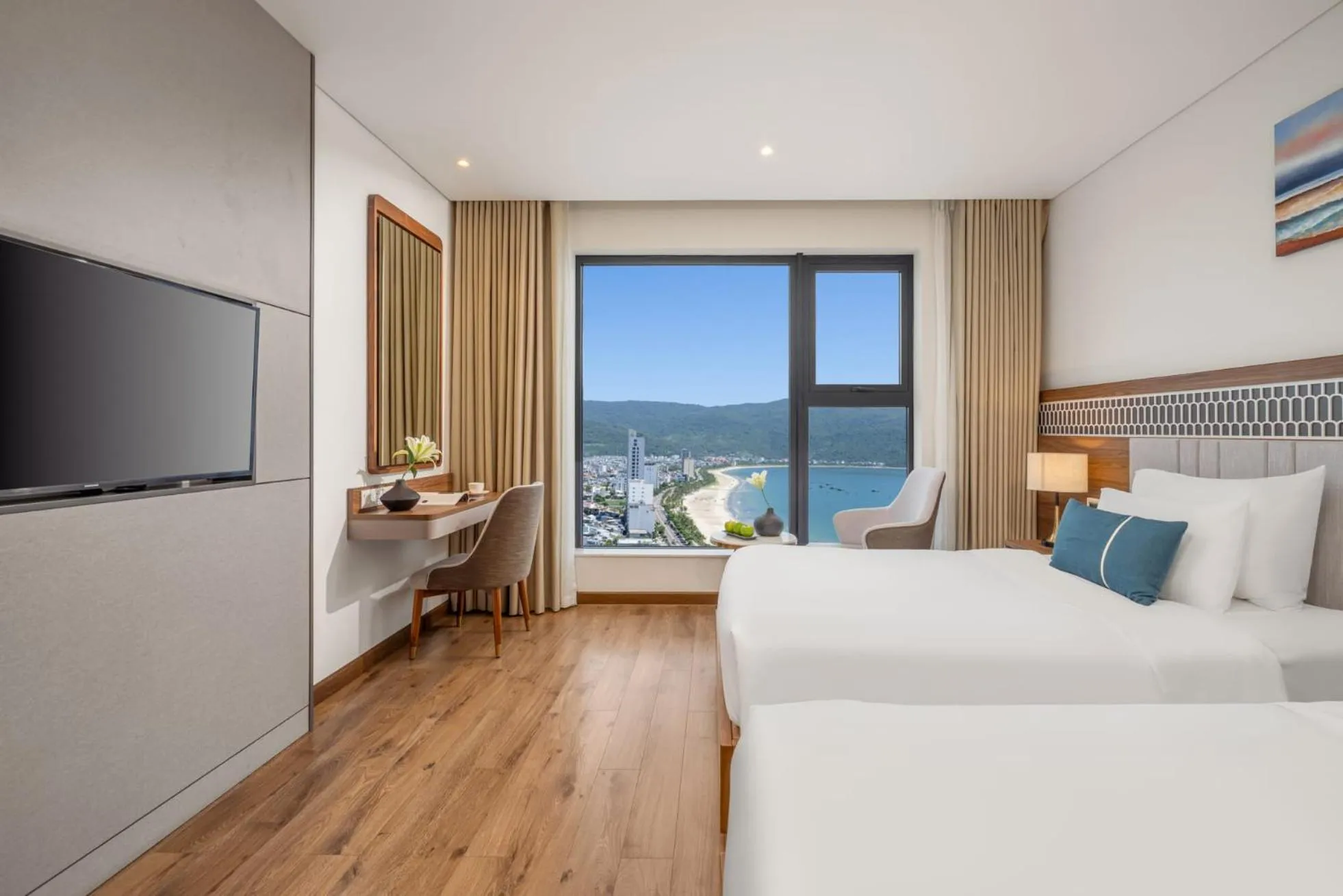 Photo of the whole room, Bed in Peninsula Hotel Danang