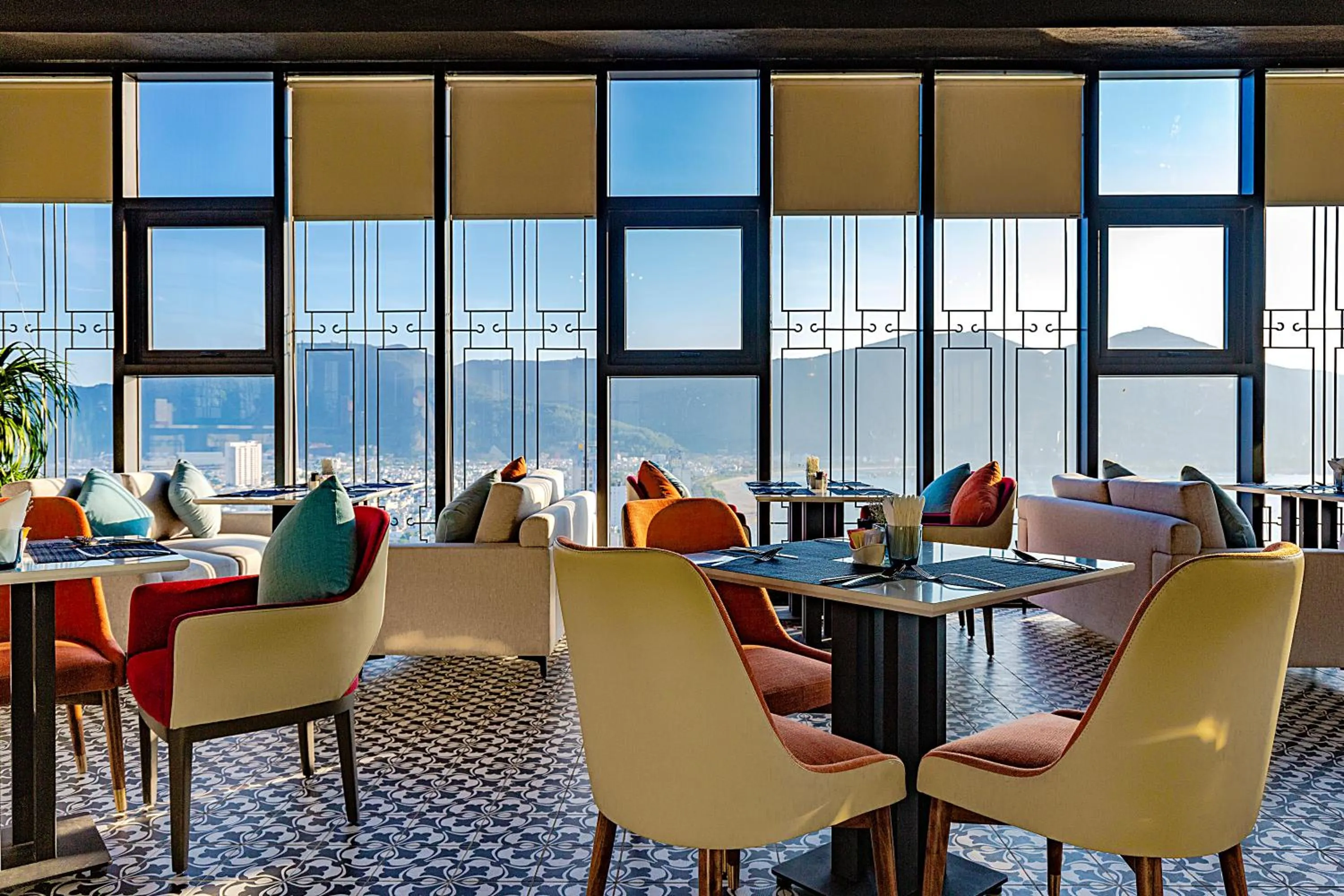 Restaurant/places to eat in Peninsula Hotel Danang