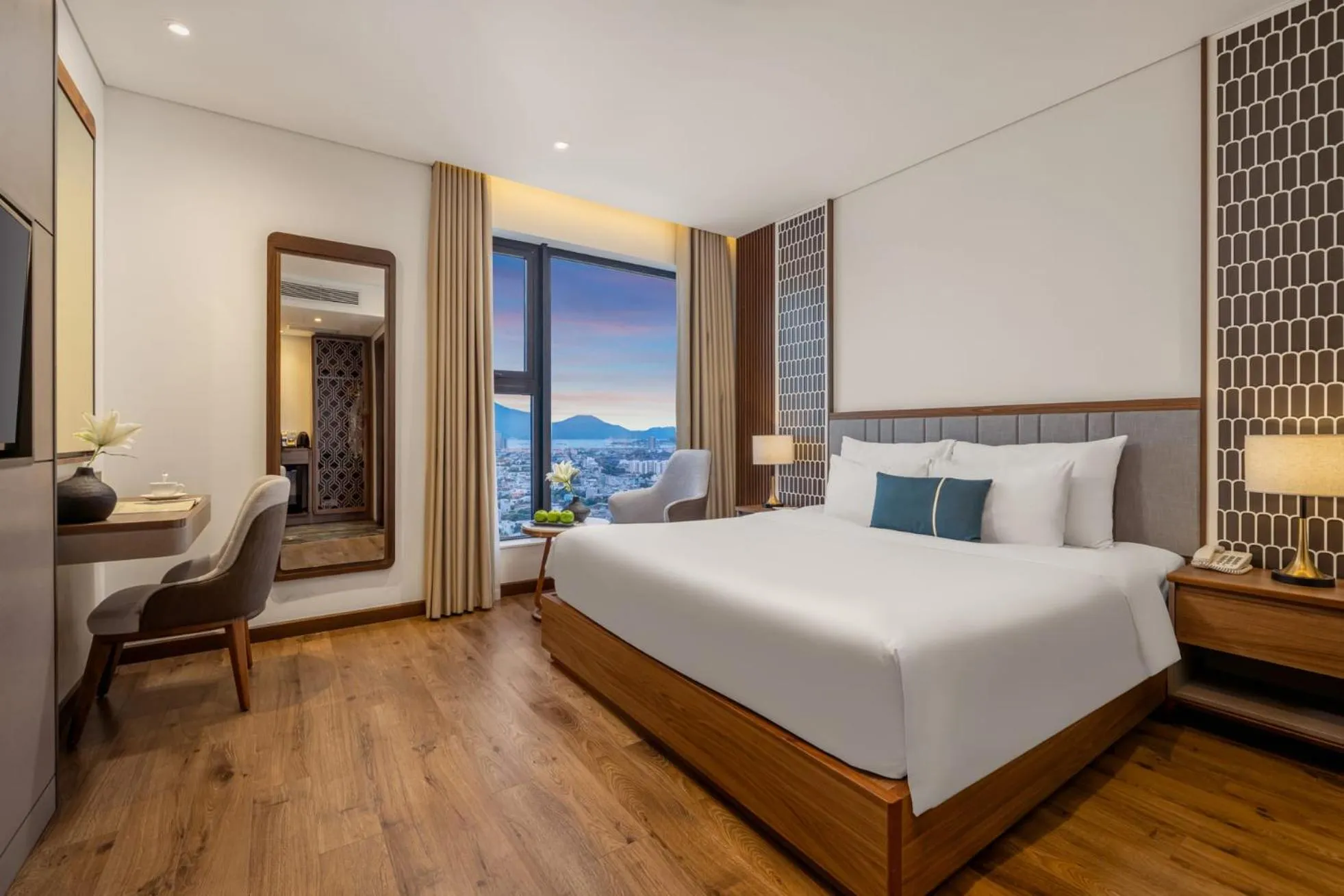 Bedroom, Bed in Peninsula Hotel Danang