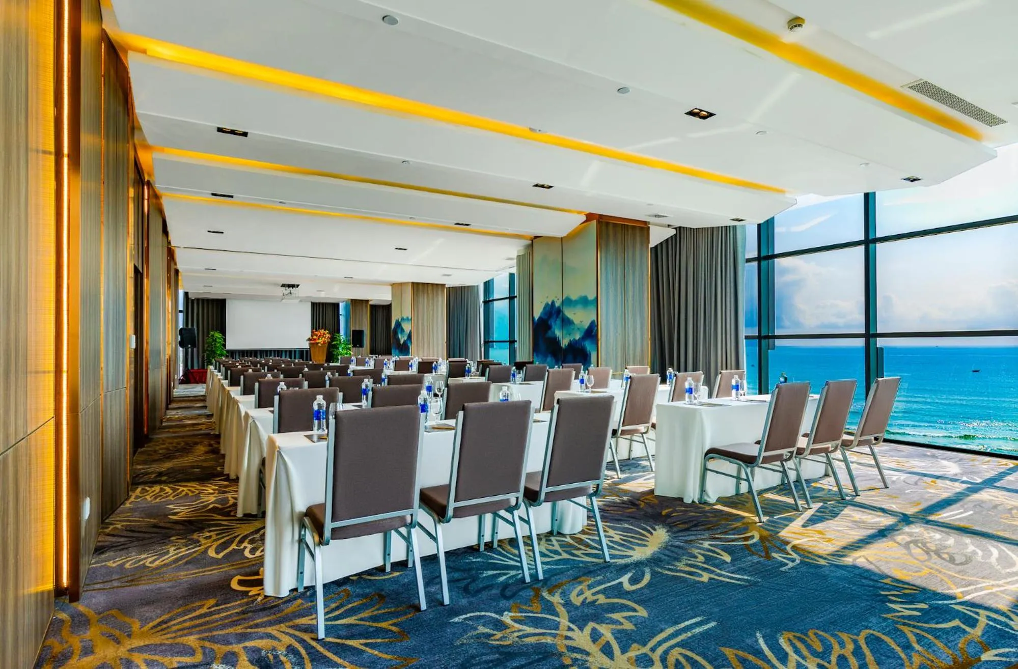 Banquet/Function facilities in Peninsula Hotel Danang