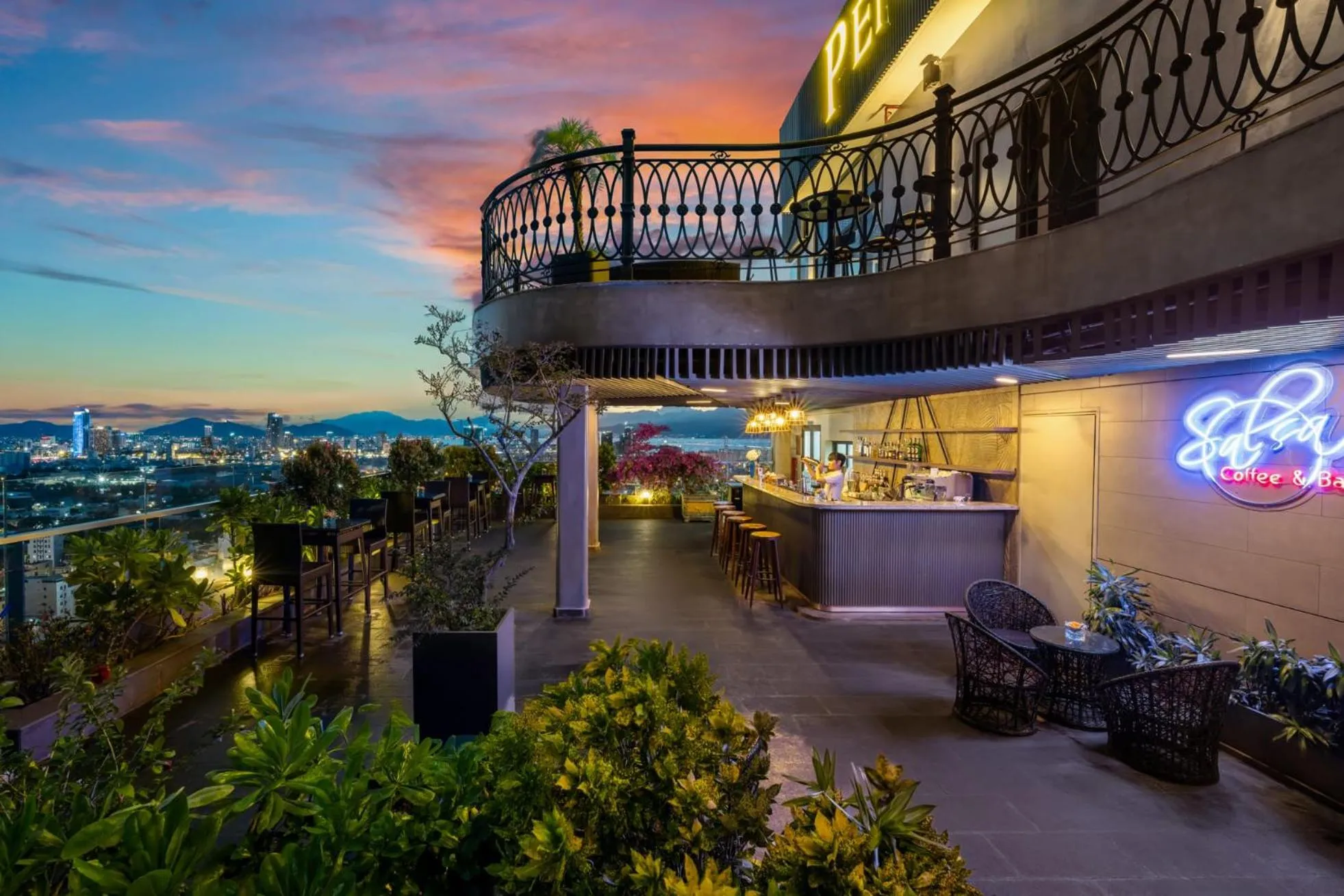 Night in Peninsula Hotel Danang