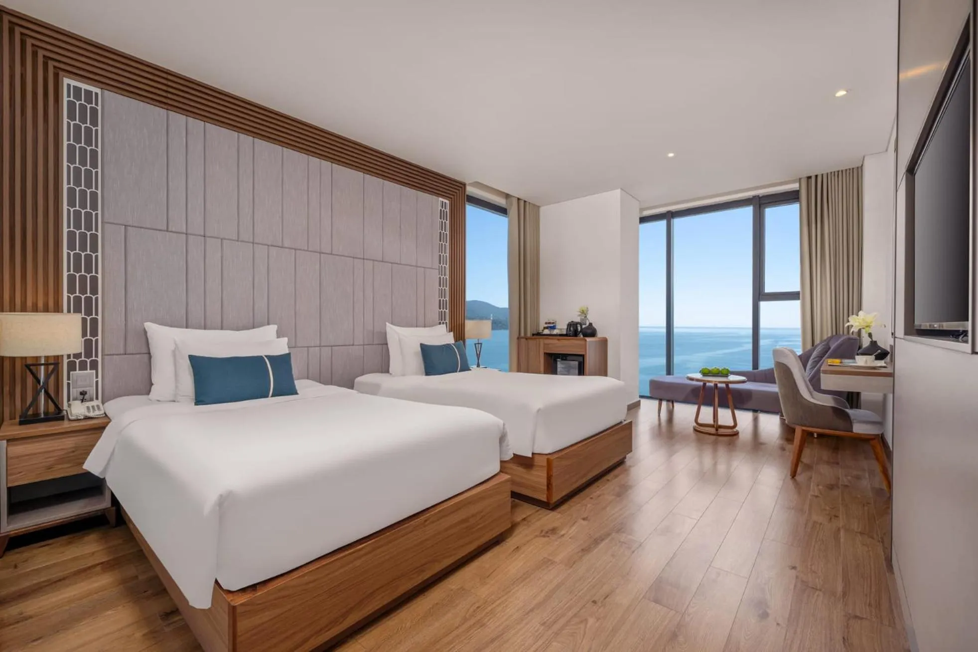 Photo of the whole room, Bed in Peninsula Hotel Danang