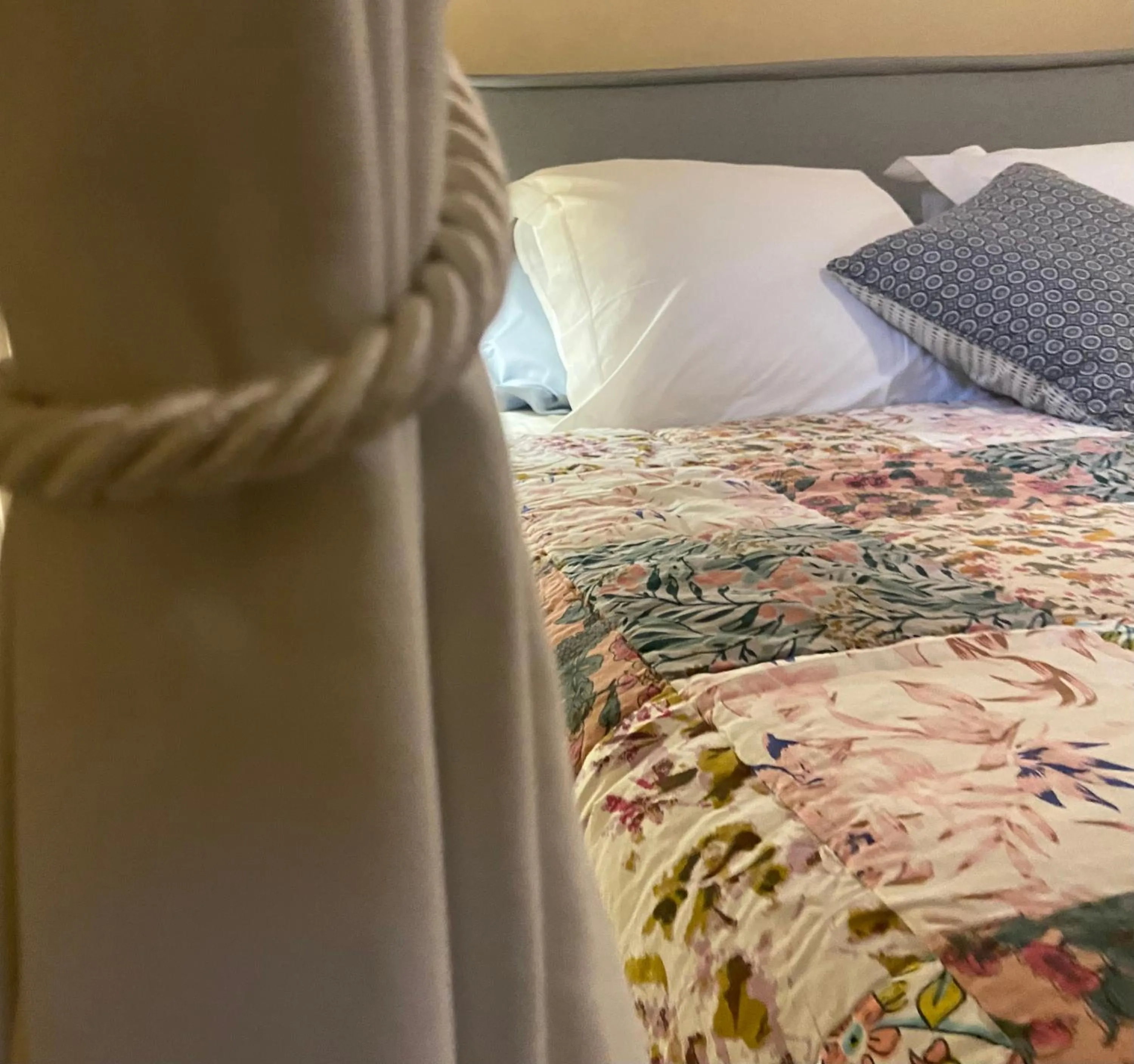 Decorative detail, Bed in Résidence Ti An Amiral