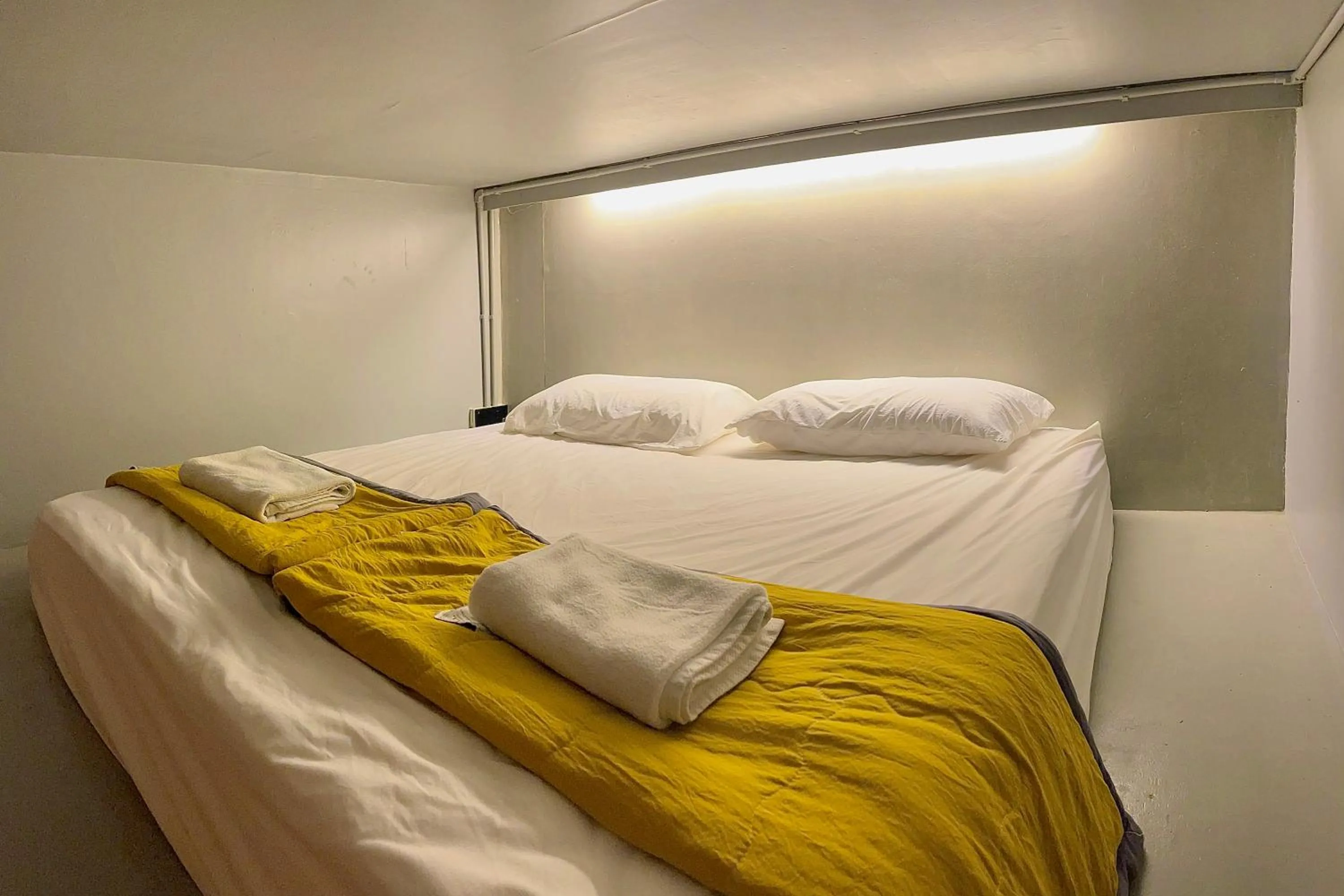 Bedroom, Bed in Arch Dormitorio Cenang