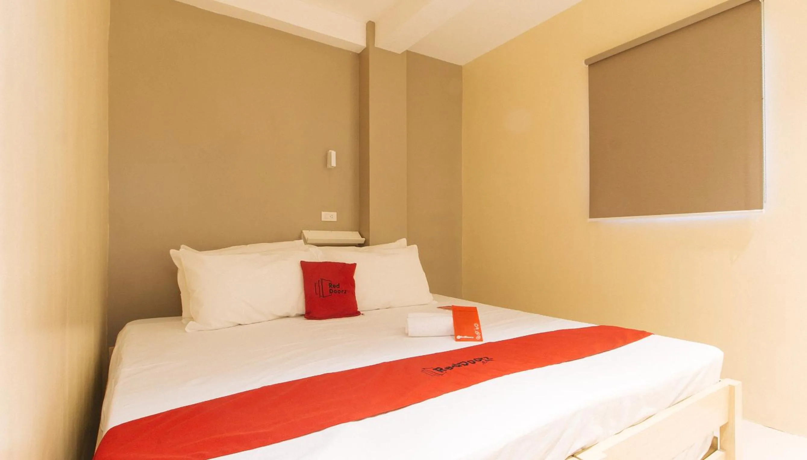 Bed in RedDooorz @ Laiya Vivo Hotel Batangas