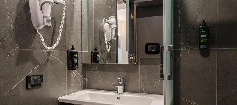 Photo of the whole room in B&B Hotel Faenza