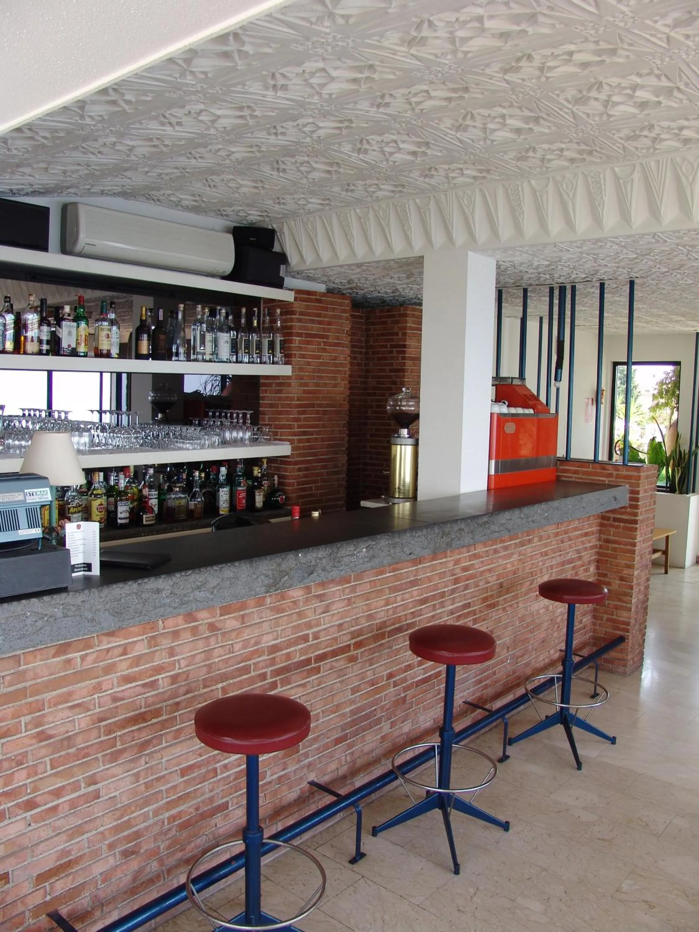 Lounge or bar in Hotel Vello d'Oro