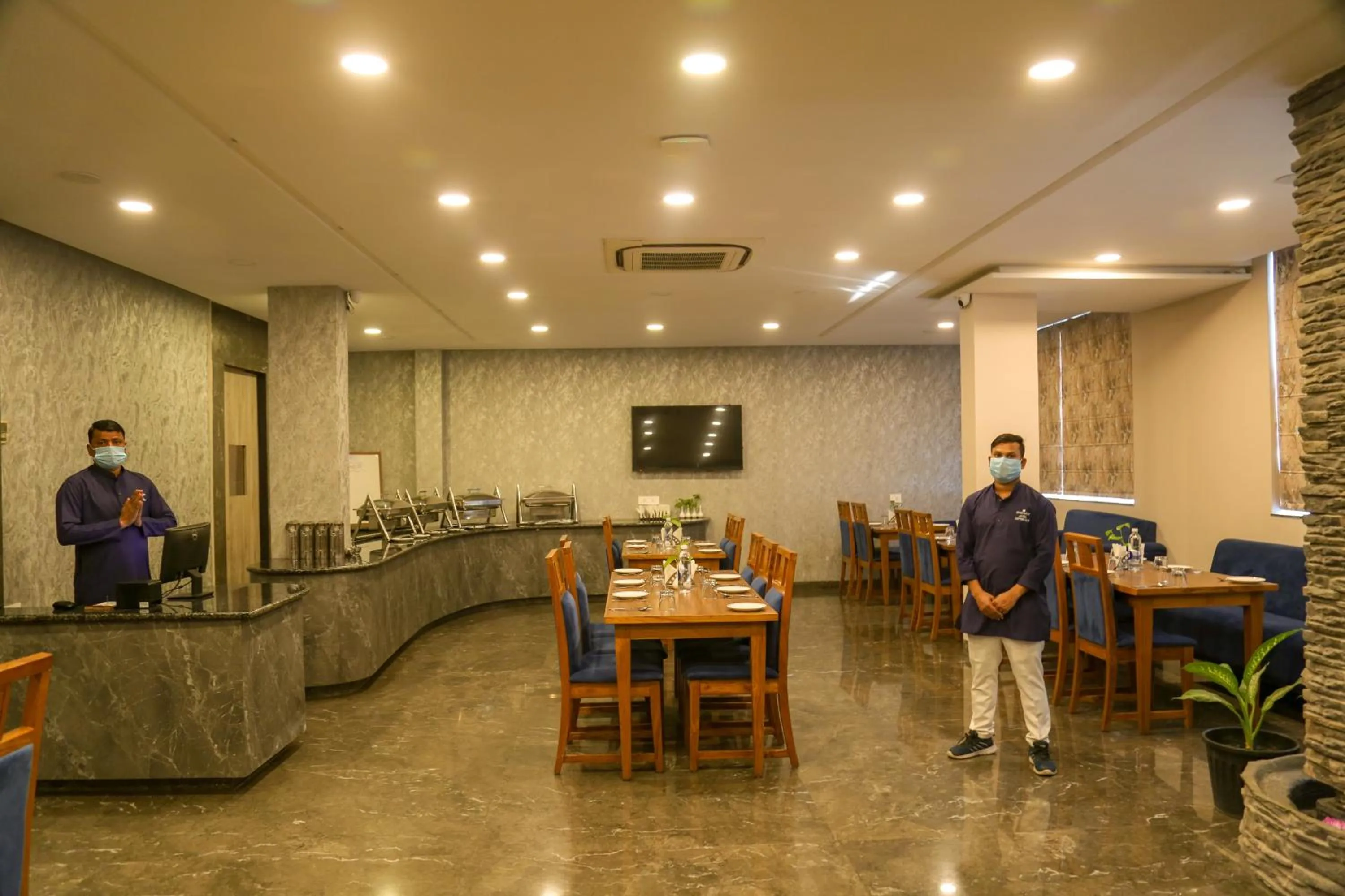 Restaurant/places to eat in Four Leaf Hotel - Sapphire Blue, Varanasi