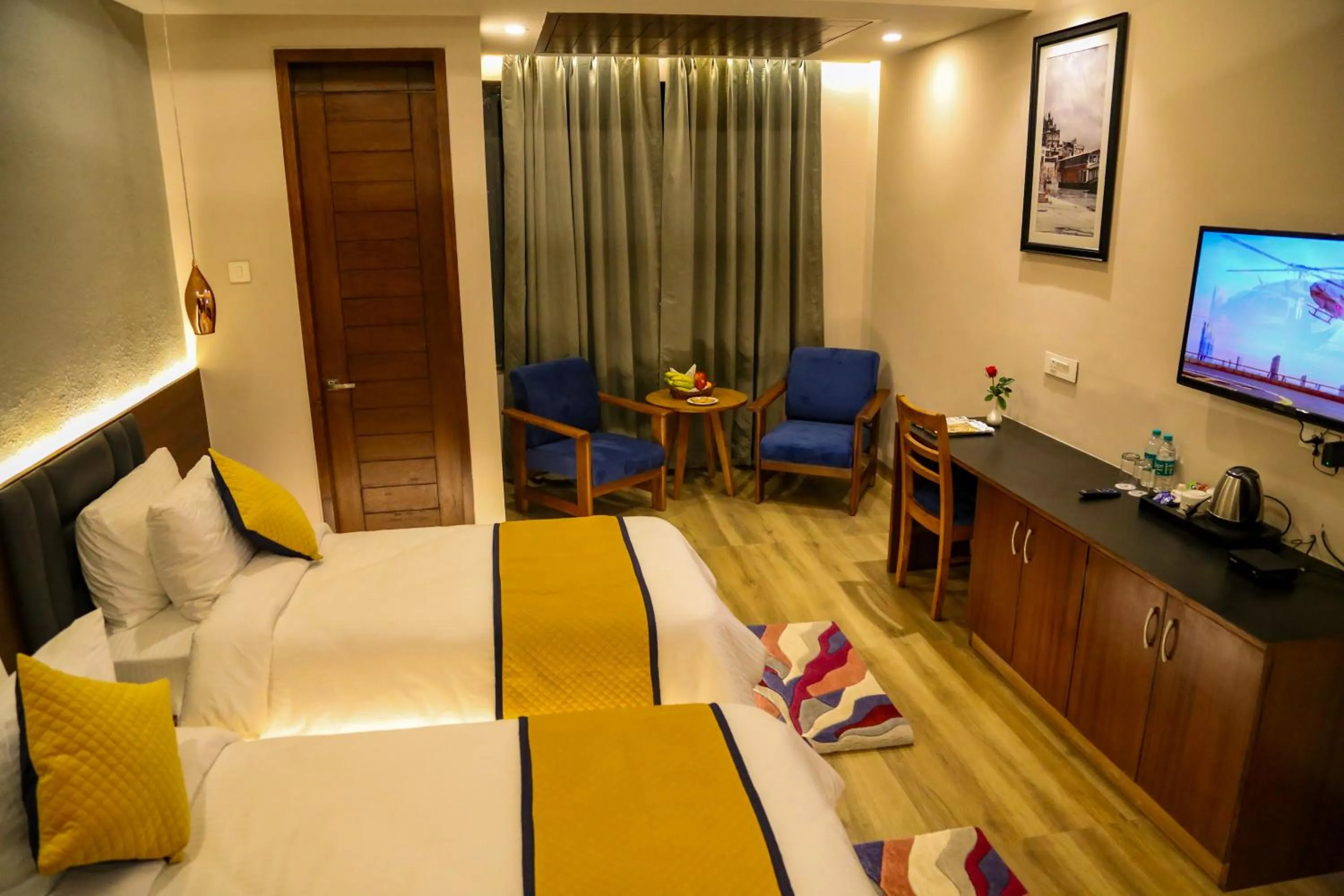 Communal lounge/ TV room, Bed in Four Leaf Hotel - Sapphire Blue, Varanasi
